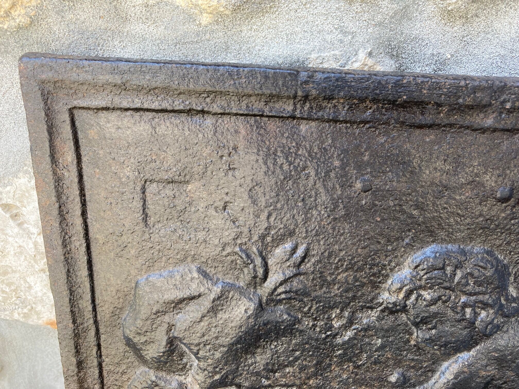 plate fireplace cast iron old Cupid
