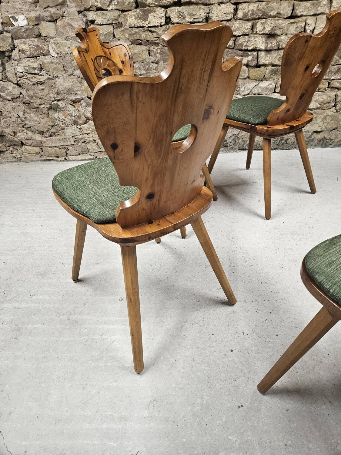 Lot 4 chaises auberge bistrot 1970"