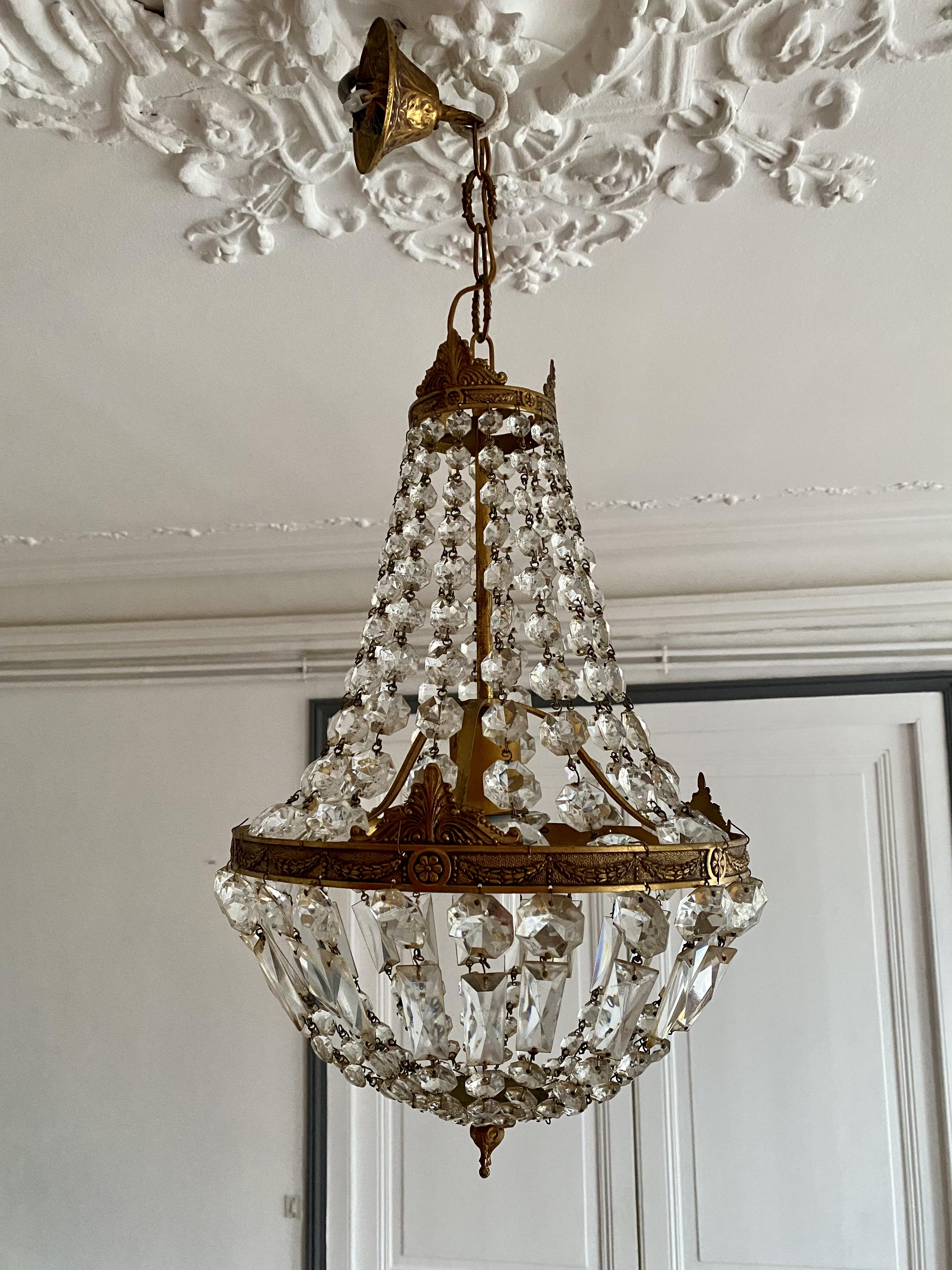 Hot air balloon chandelier with tassels