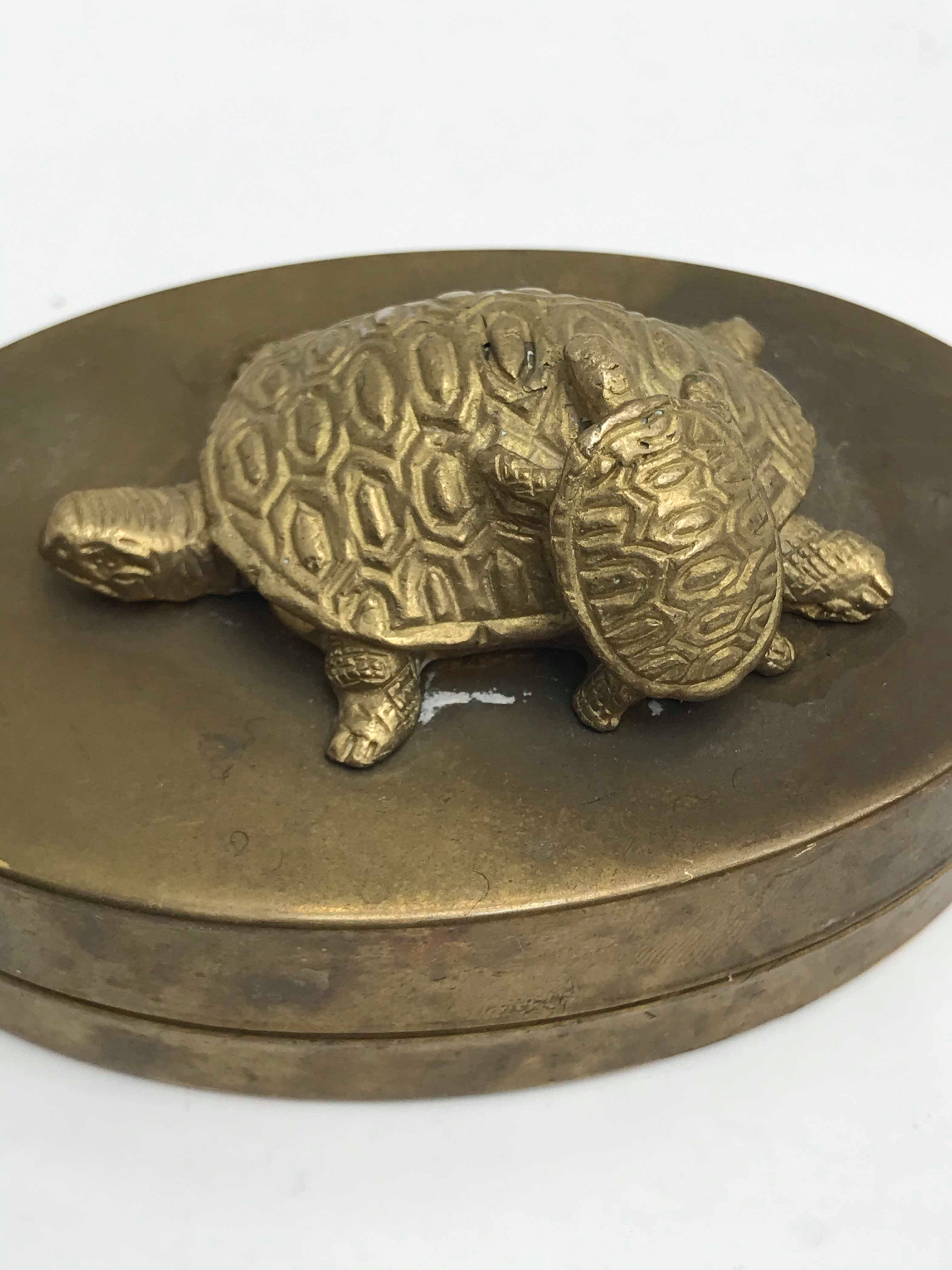 Bronze brass turtle box Decorative jewelry box vintage 50s oval lid