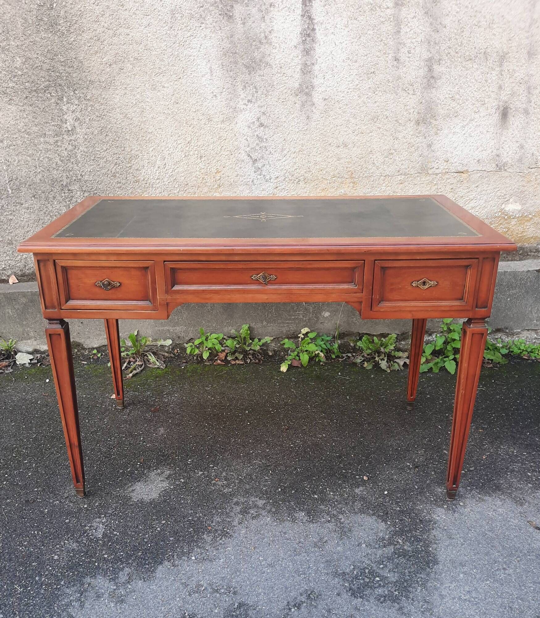 Cherry wood desk in Louis XVI style