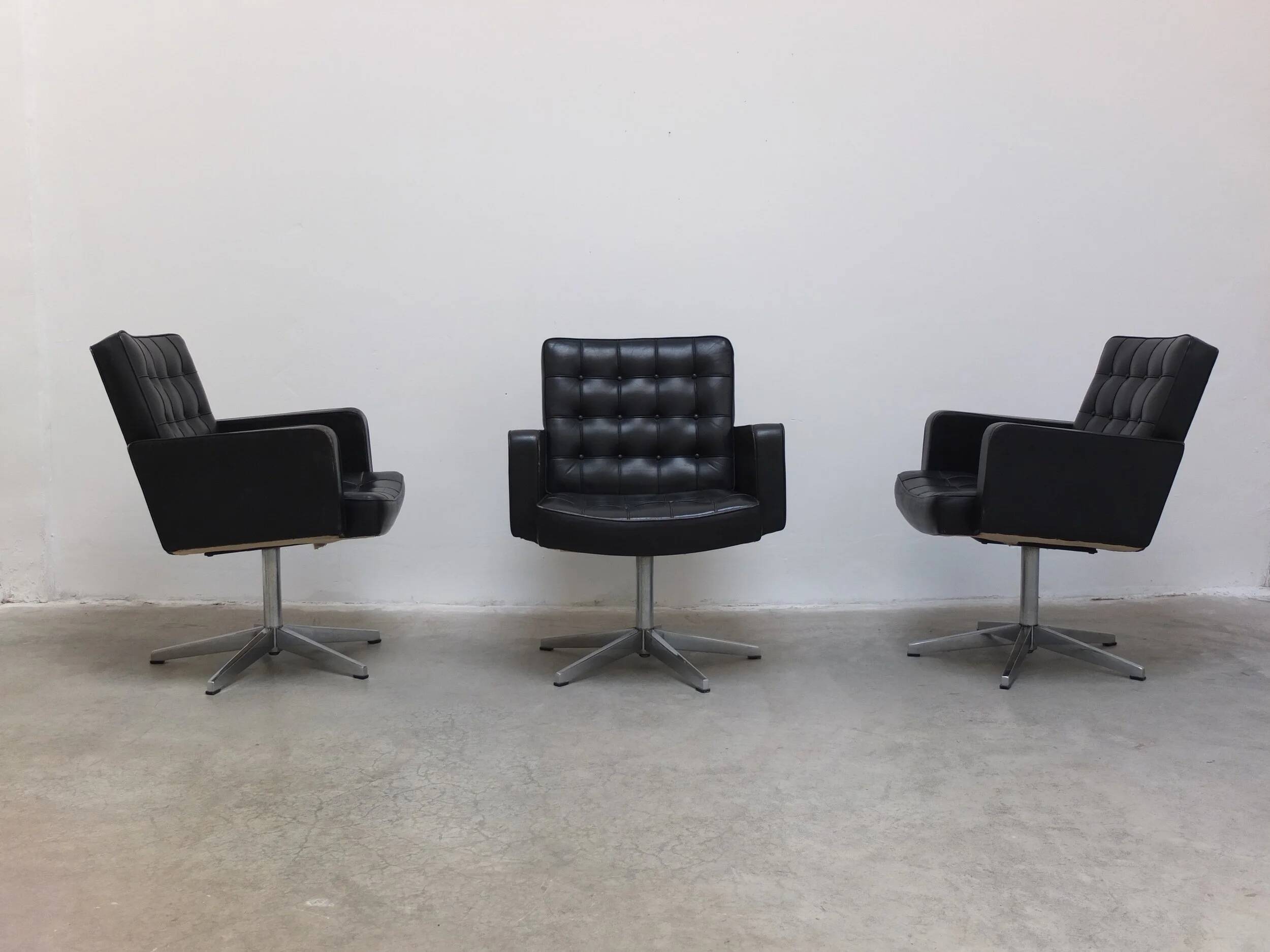 Set of 3 Executive Chairs by Vincent Cafiero for Knoll International, 1960s