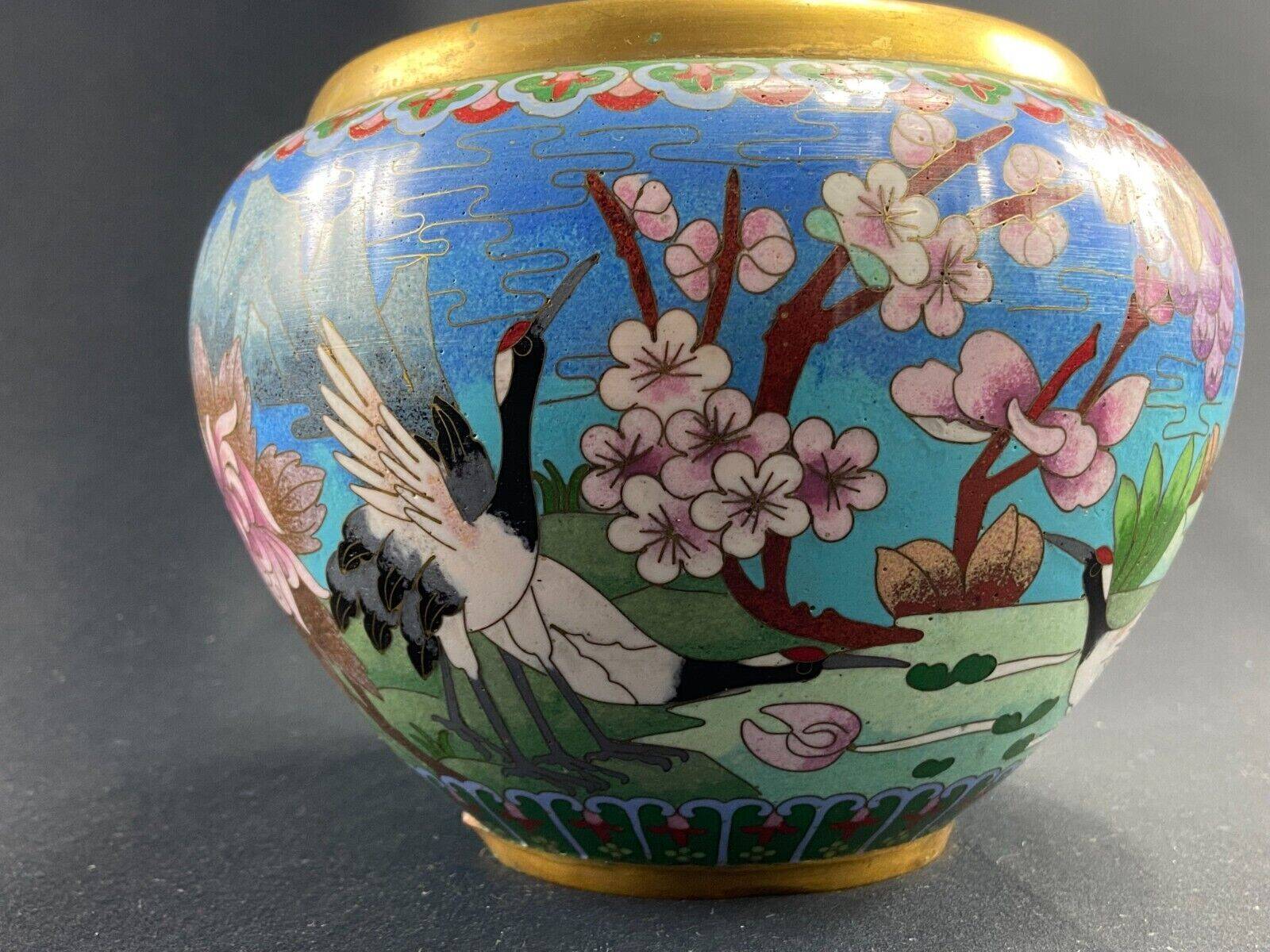 Cloisonné enamel pot cover with floral decoration with heron China Japan