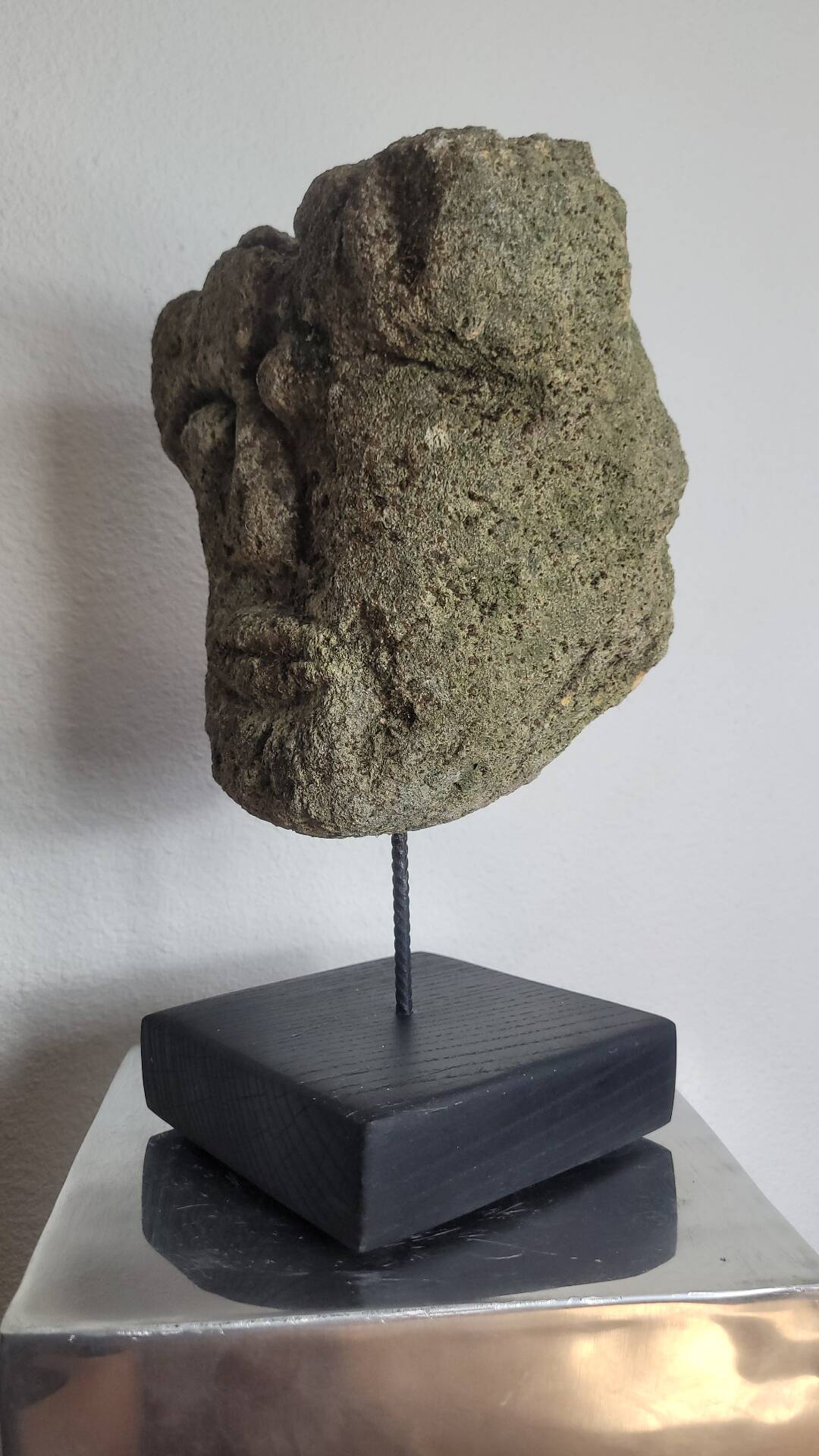 Ancienne sculpture en pierre