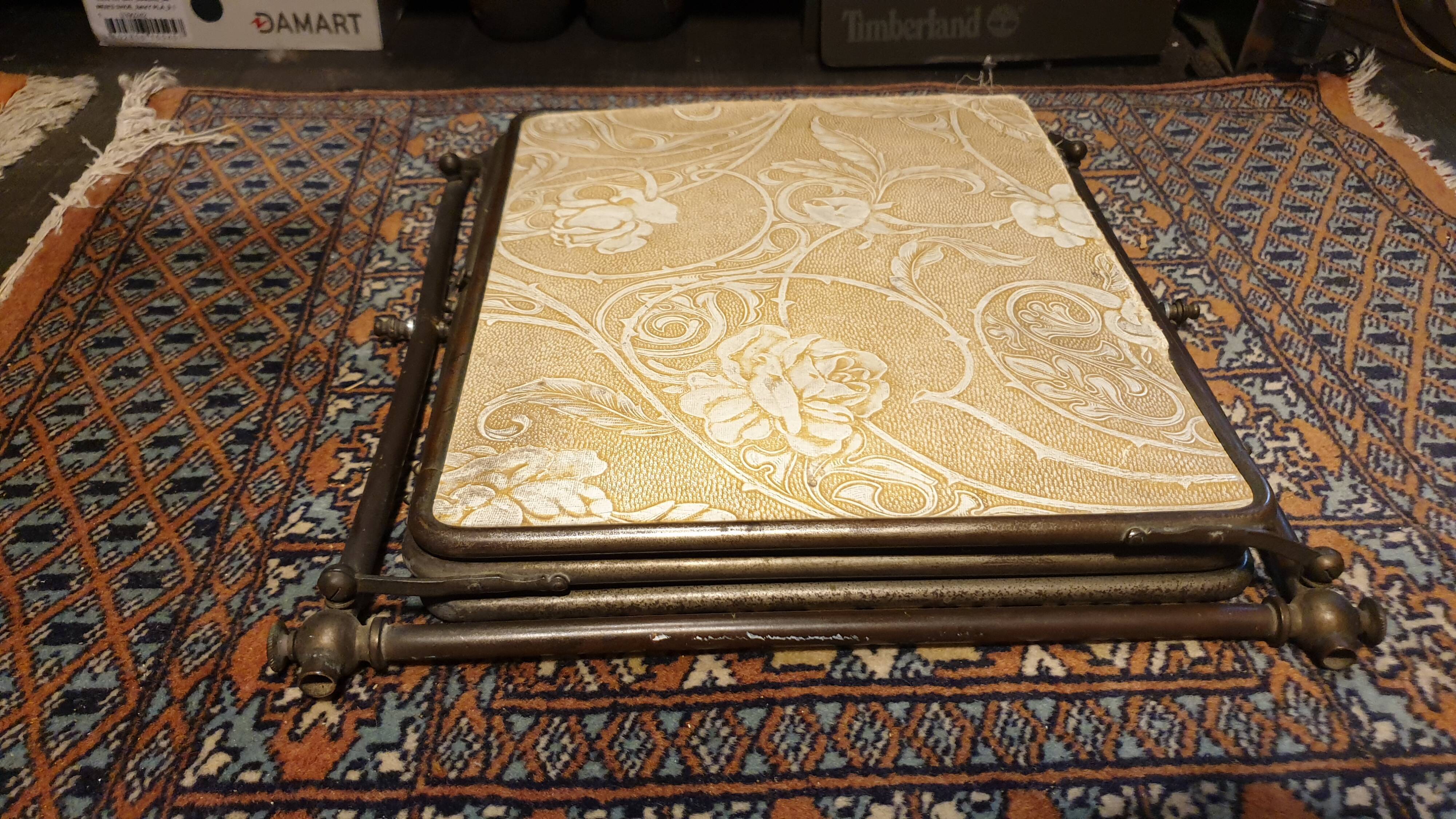 Hairdresser's mirror