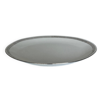 Oval white porcelain dish