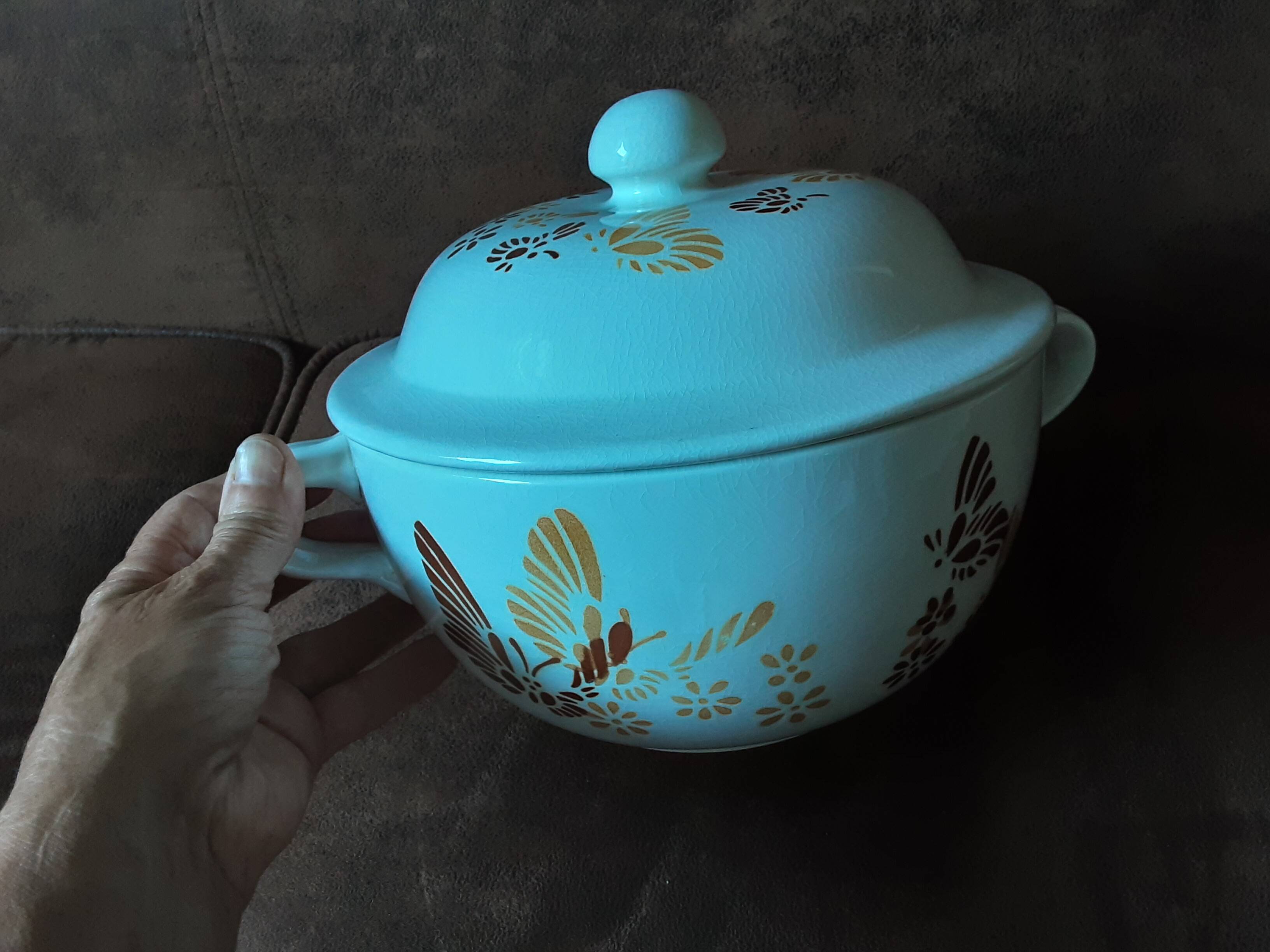 Sarreguemines soup tureen and lid
