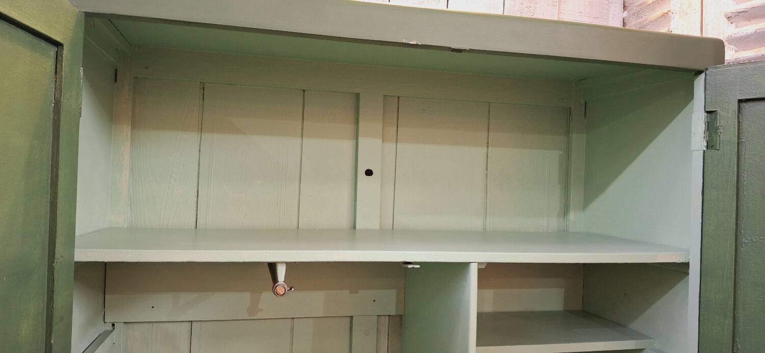 Armoire vintage