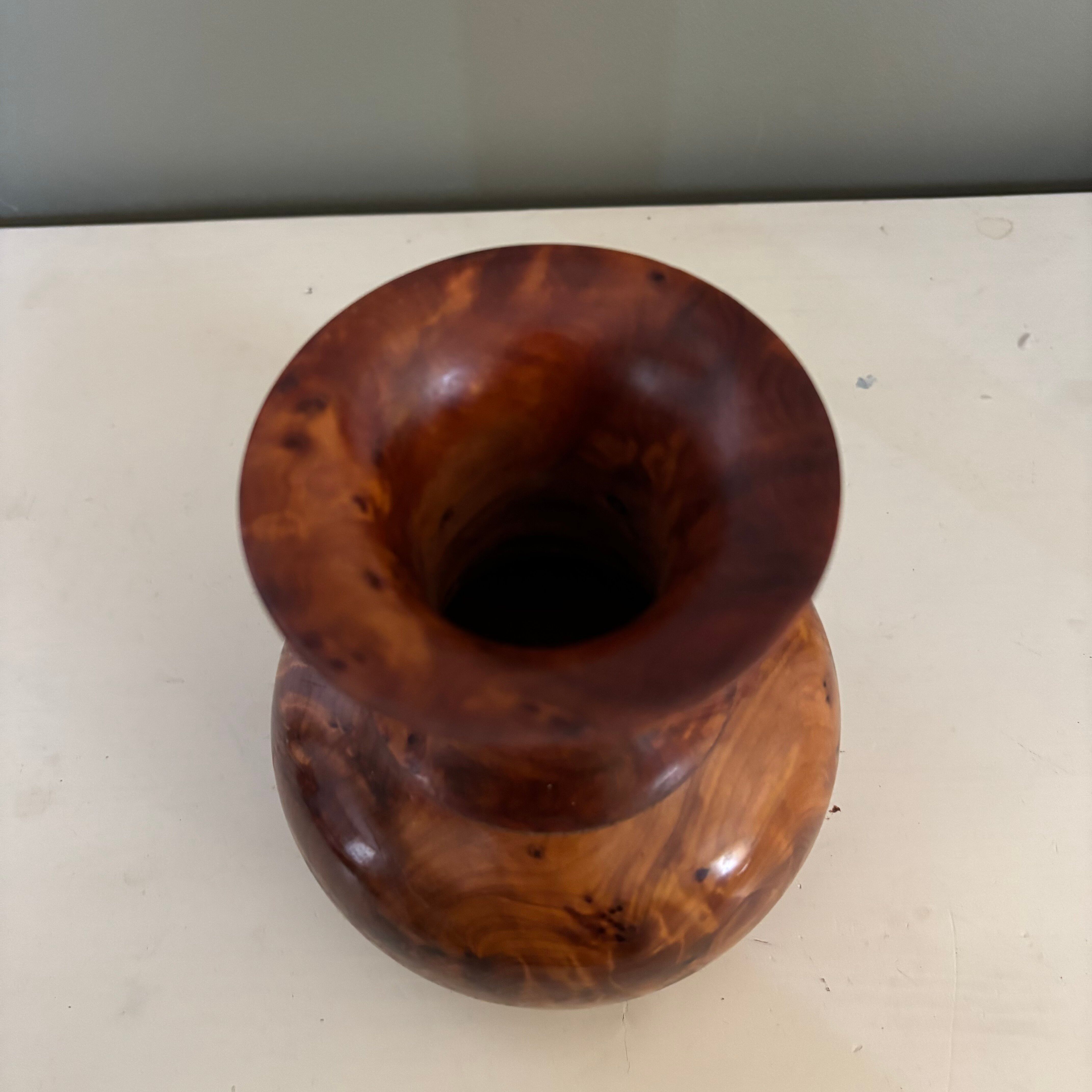 Vase en bois mid century
