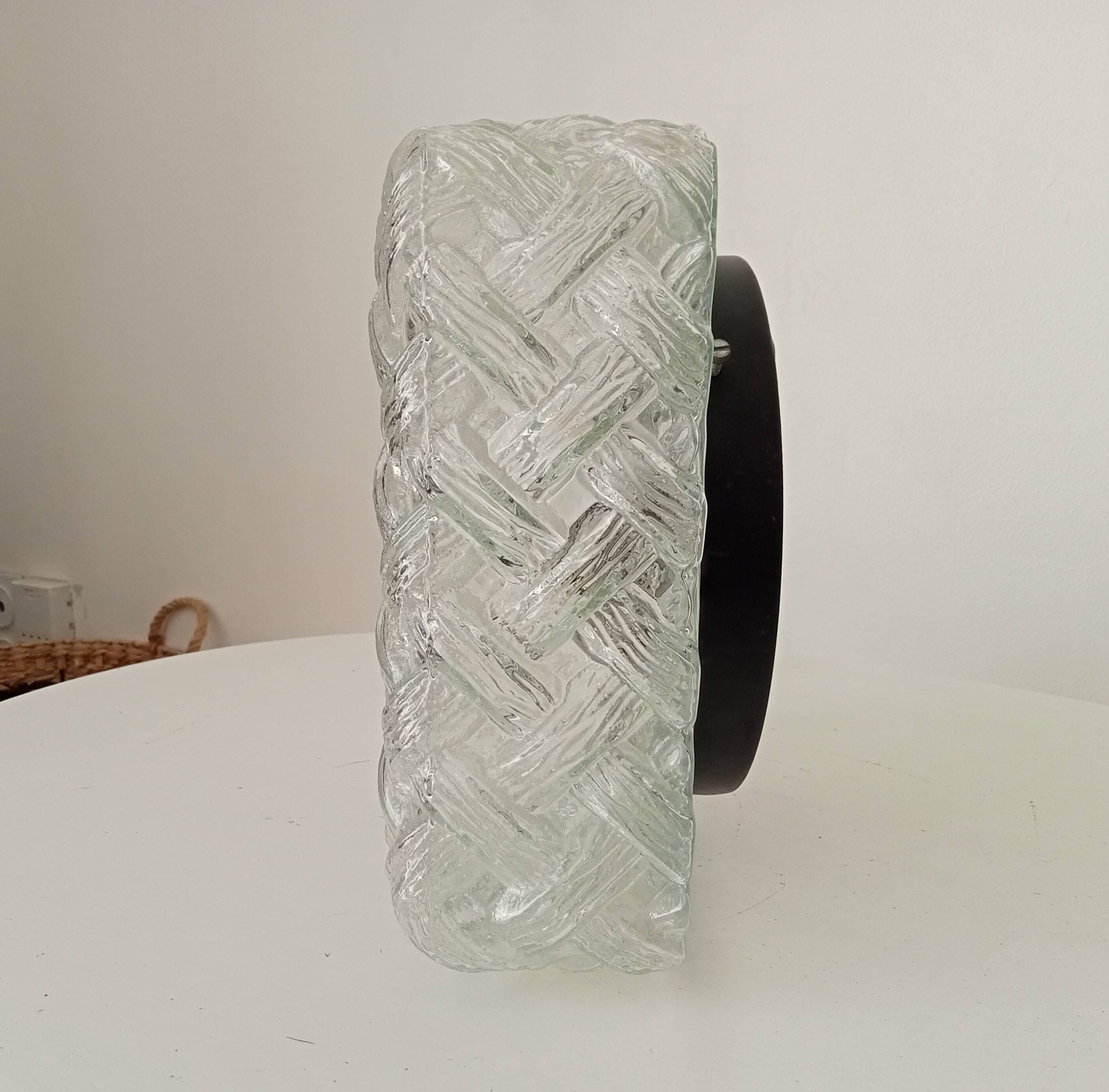 Scandinavian ceiling/wall light in structured glass from the 70s