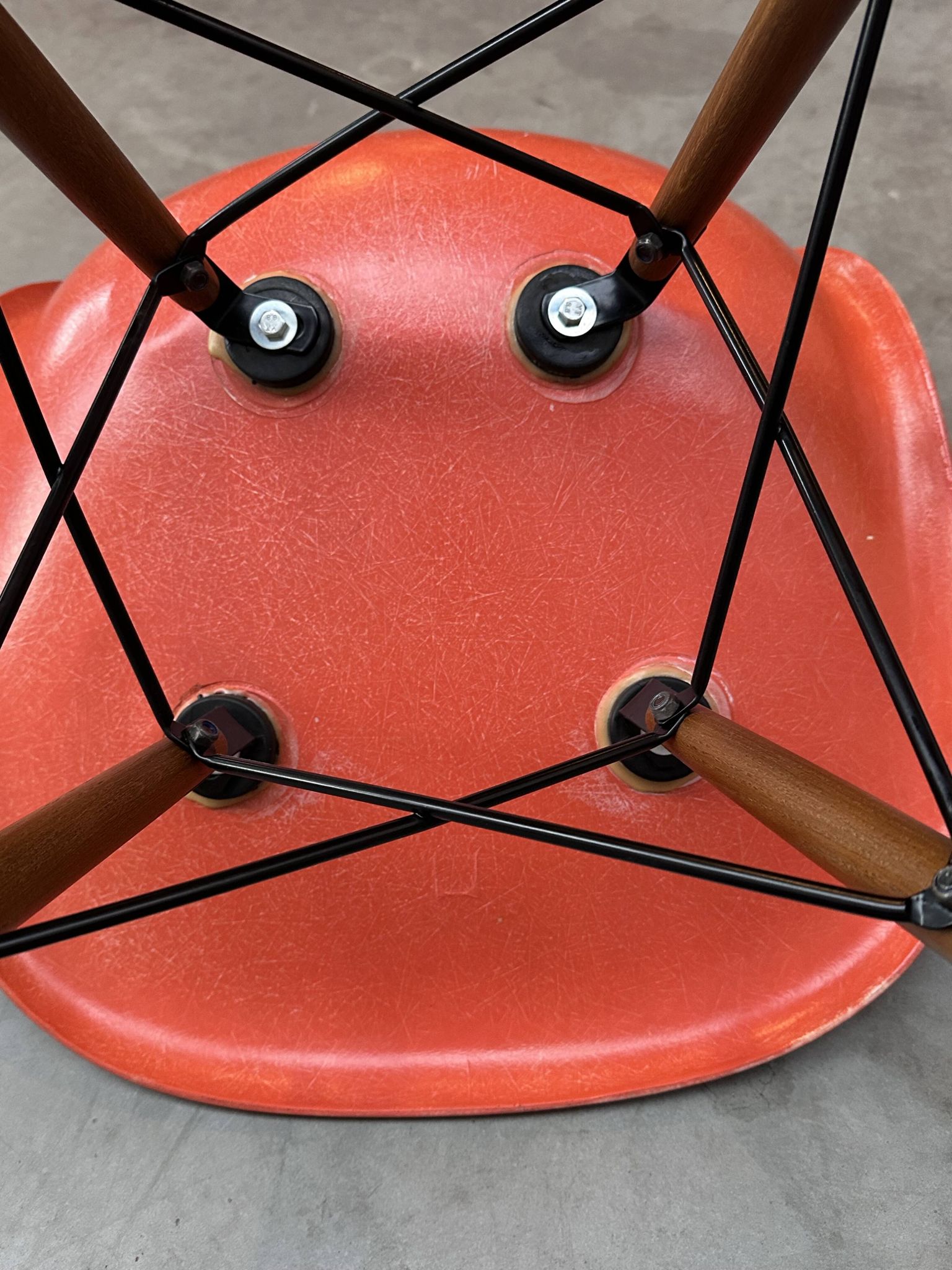 Set of 10 fibreglass & walnut DSW chairs, Charles & Ray Eames, Herman Miller, 60s-70s