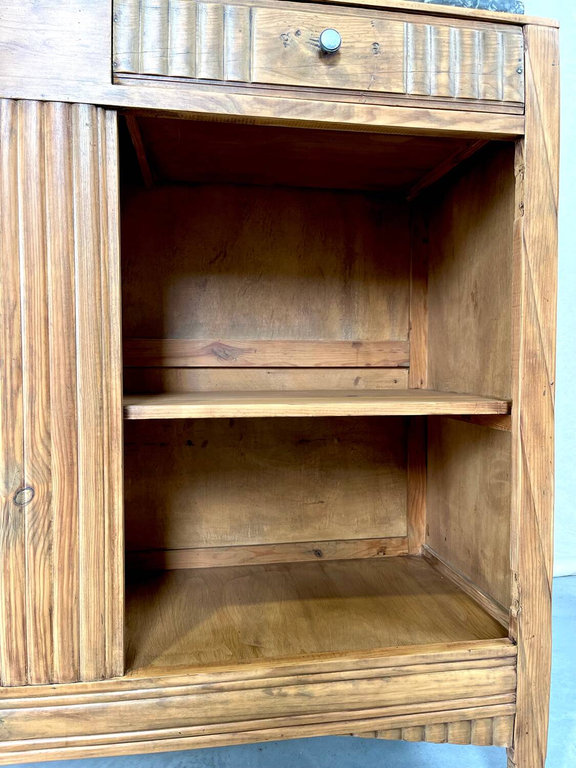 Antique low cabinet in wood and marble