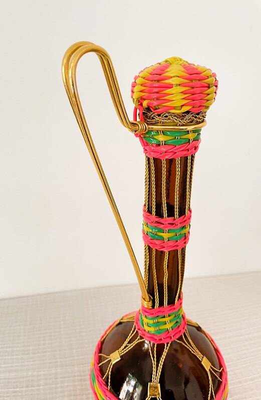 Scoubidou bottle and golden sons