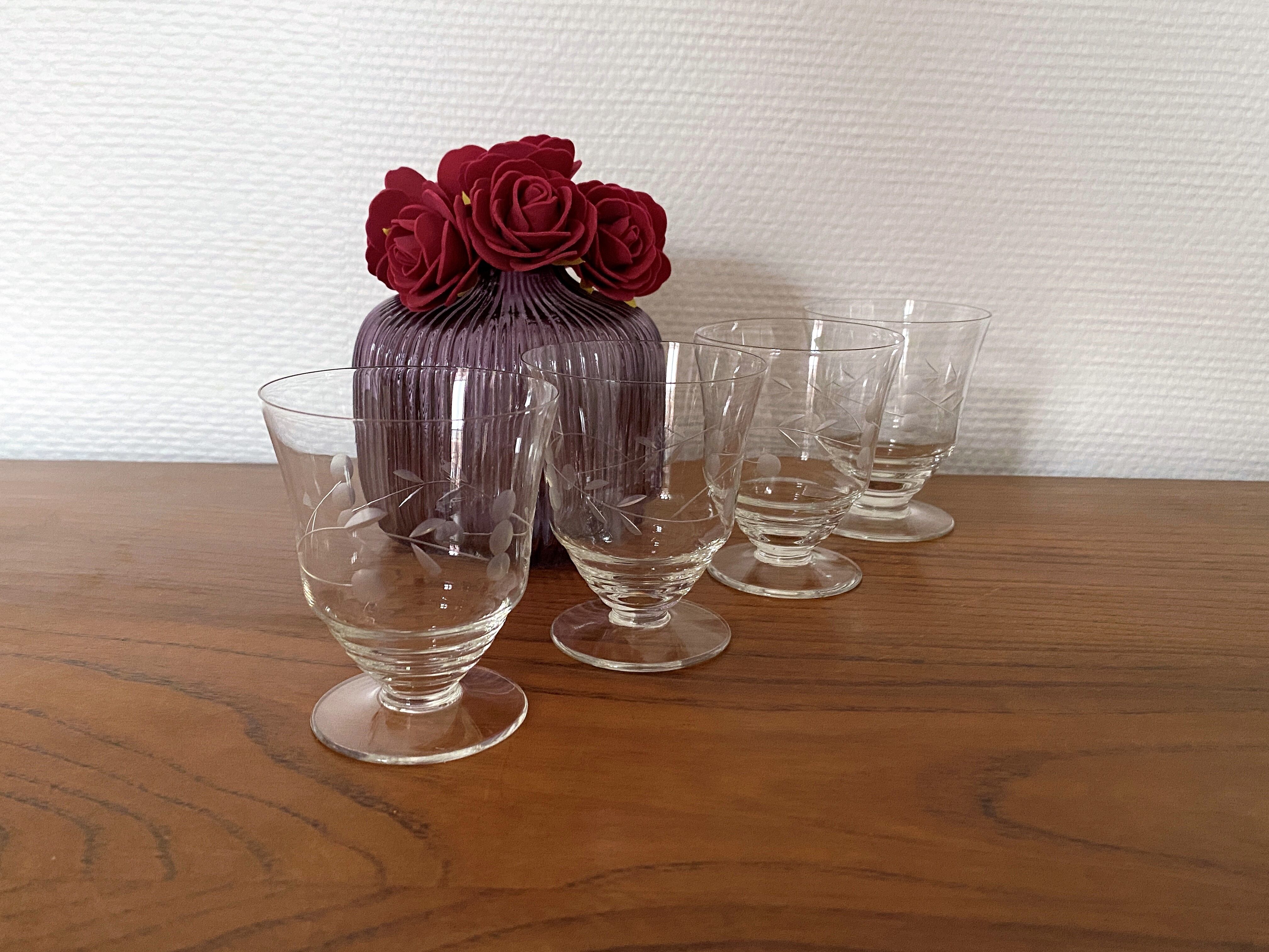4 engraved wine glasses