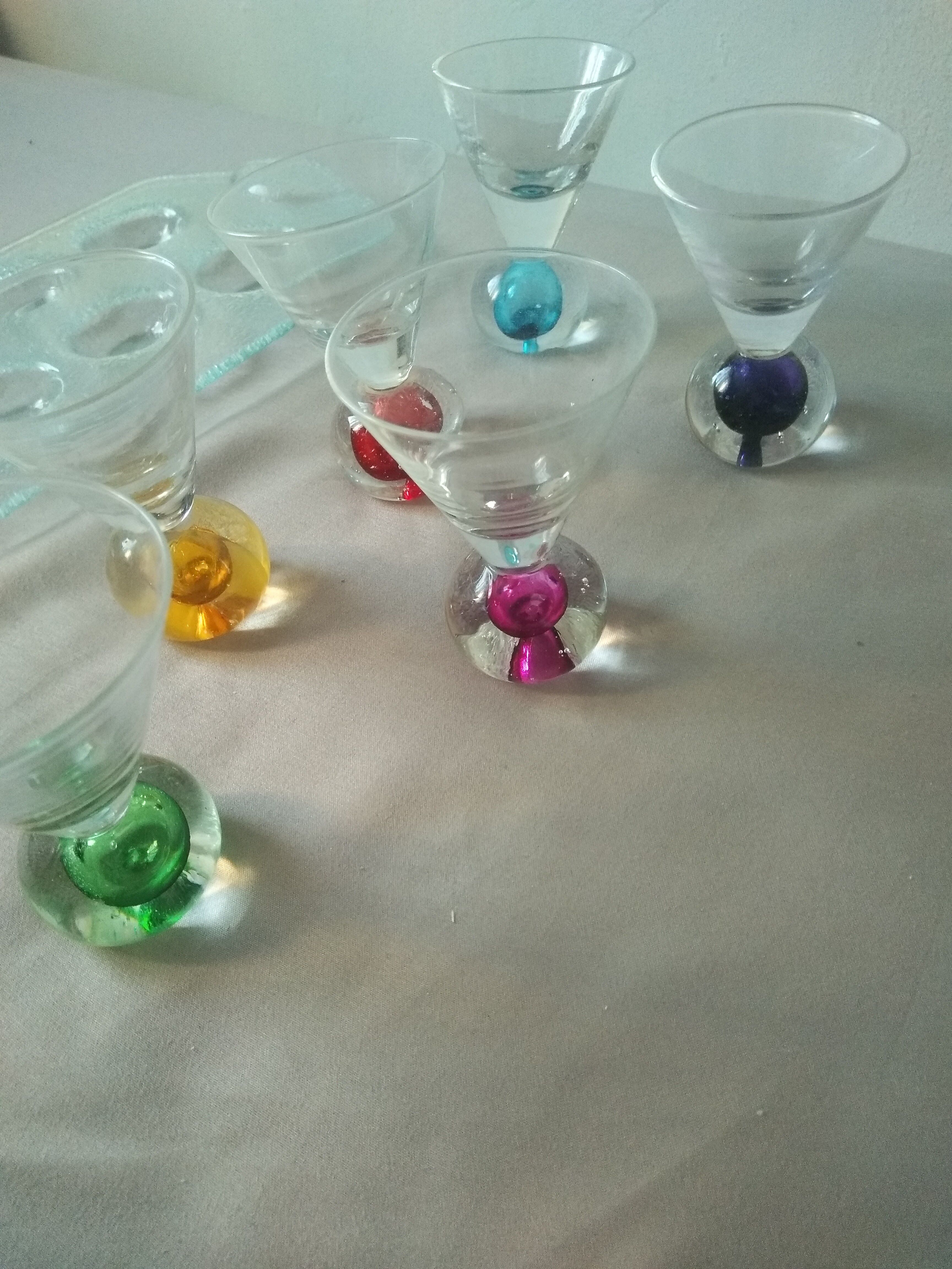 Box 6 liqueur glasses, colored ball base + serving tray, new