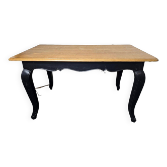 Table style louis xv en chêne patiné noir