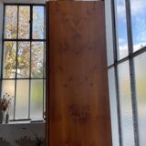 Mahey bookcase in elm and XXL brass