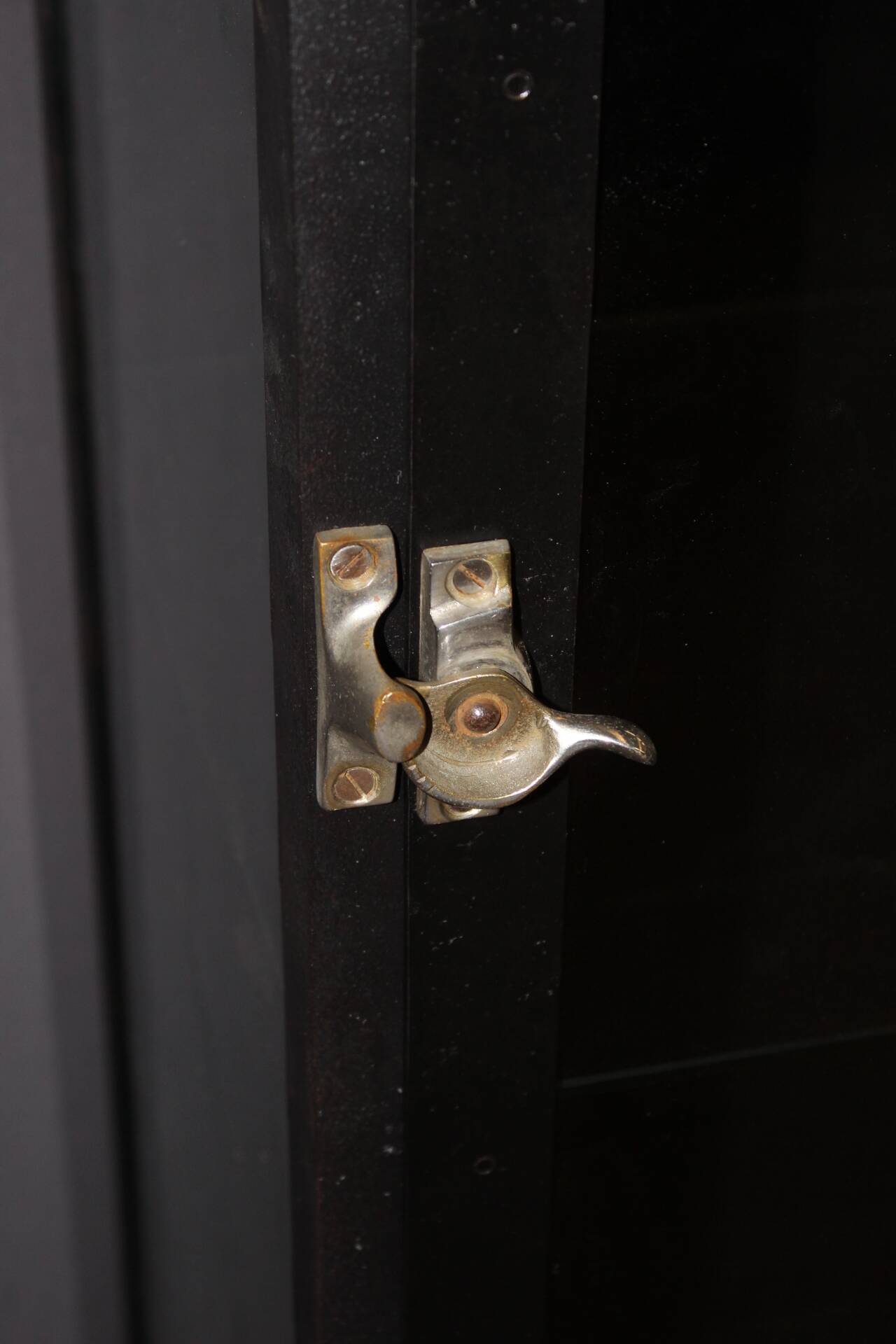 Metal medical display case, circa 1940