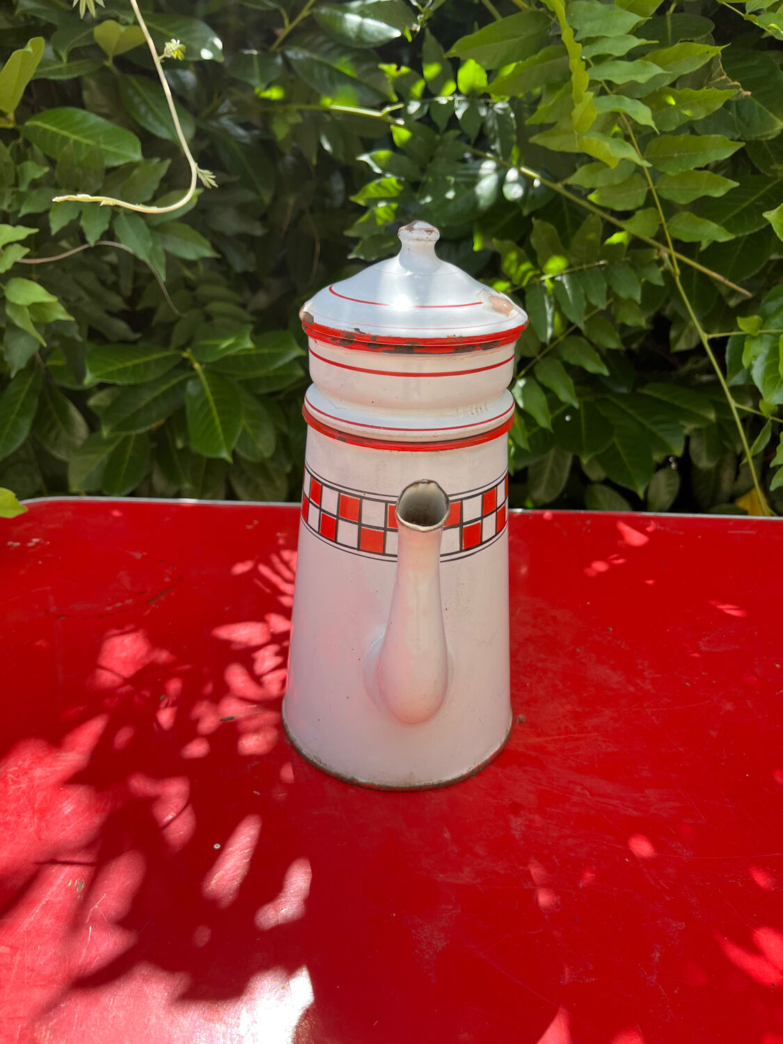 Enamelled coffee maker