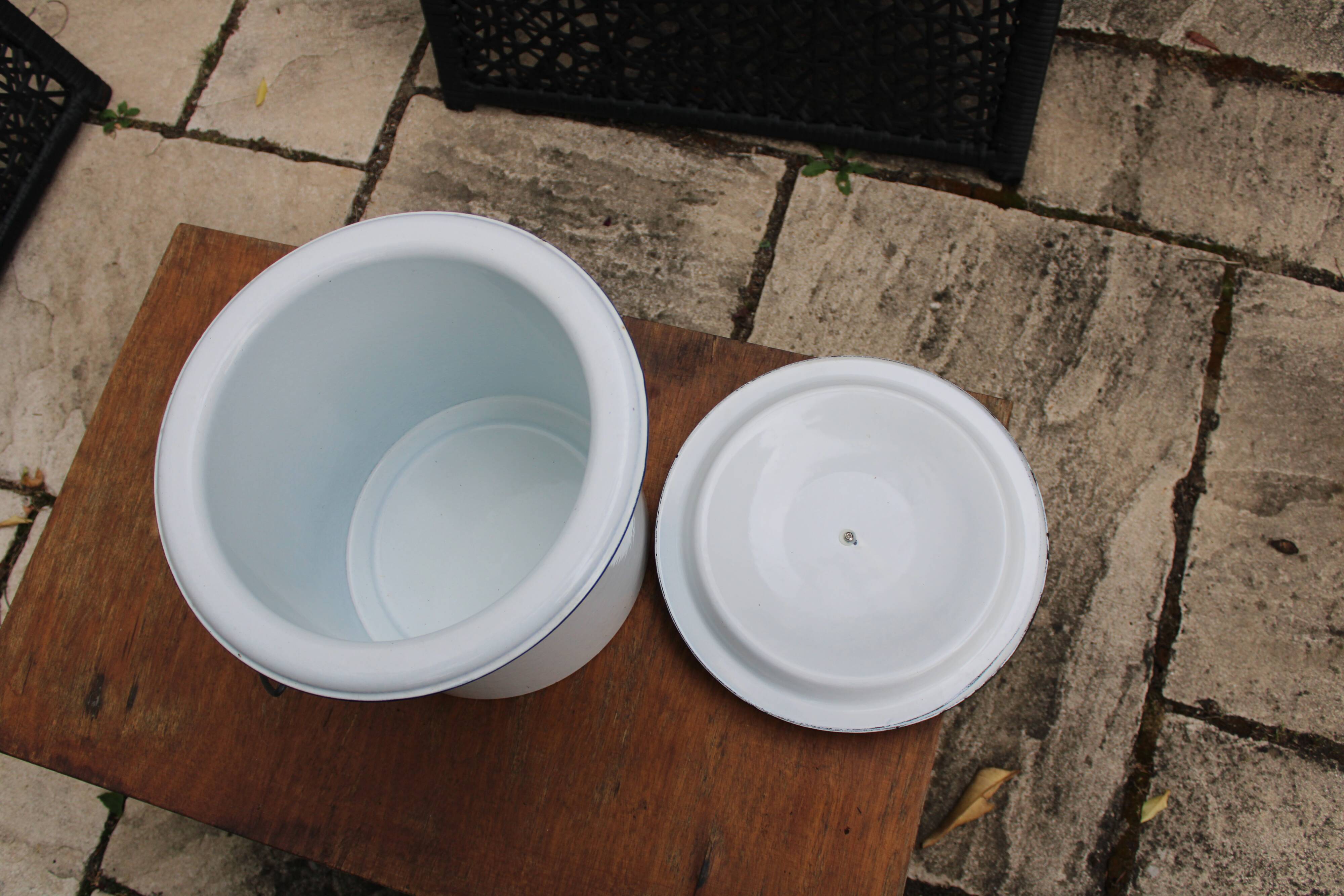 White enamelled bucket