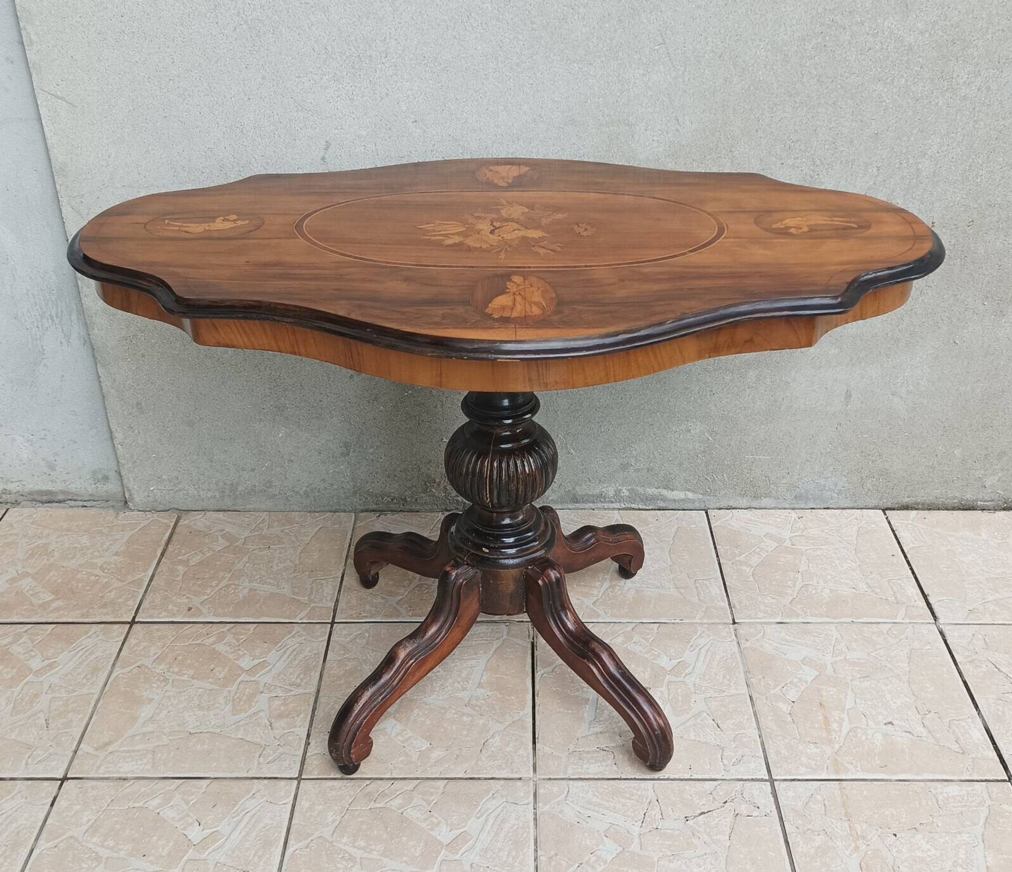Table violon Napoléon III en ronce de noyer
