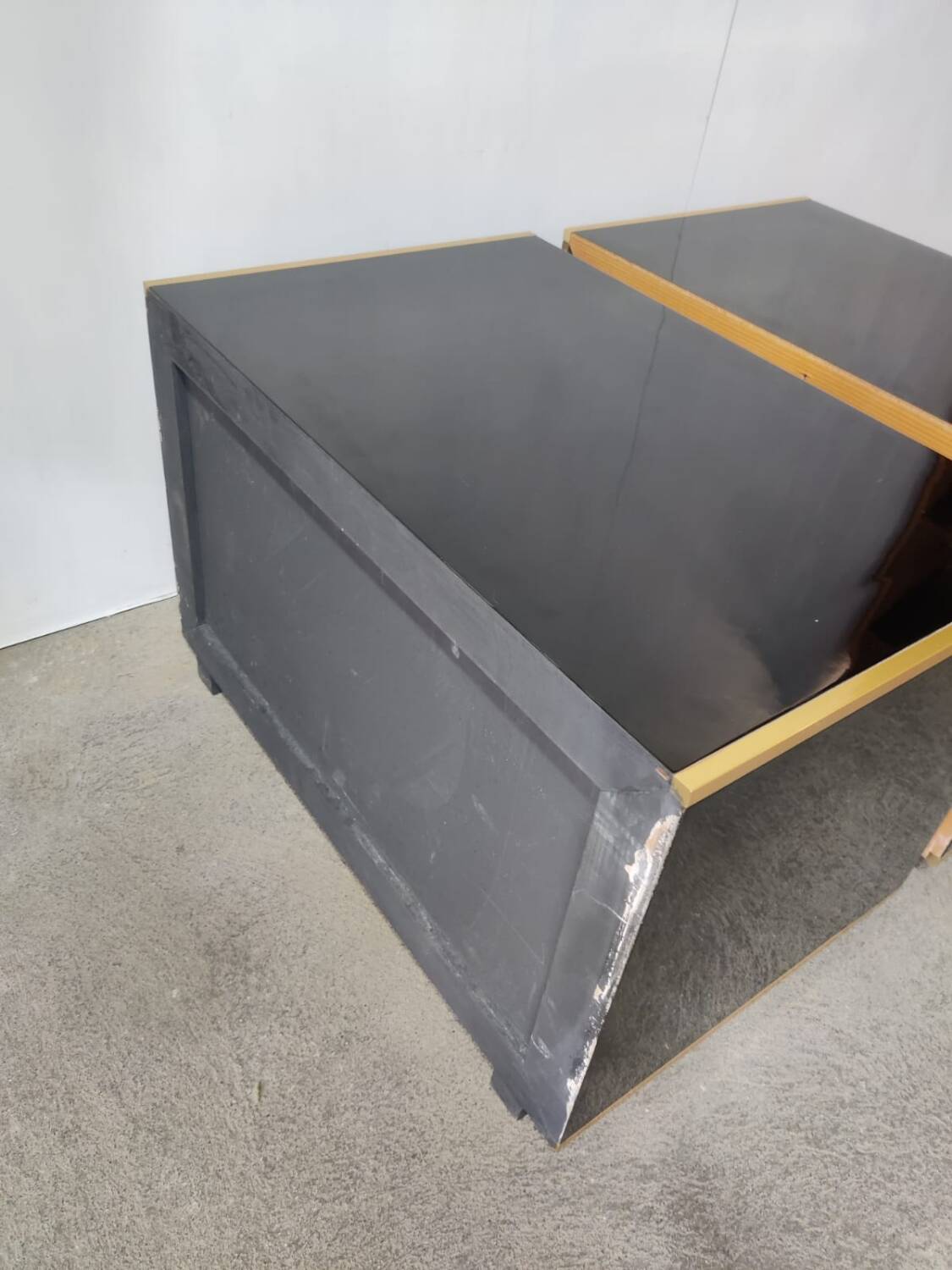 Pair of Italian nightstands, 1970/1980