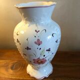 Round vase in earthenware decoration flowers