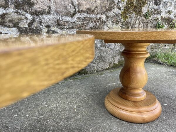 Paire de tables basses rondes, placage loupe 1980