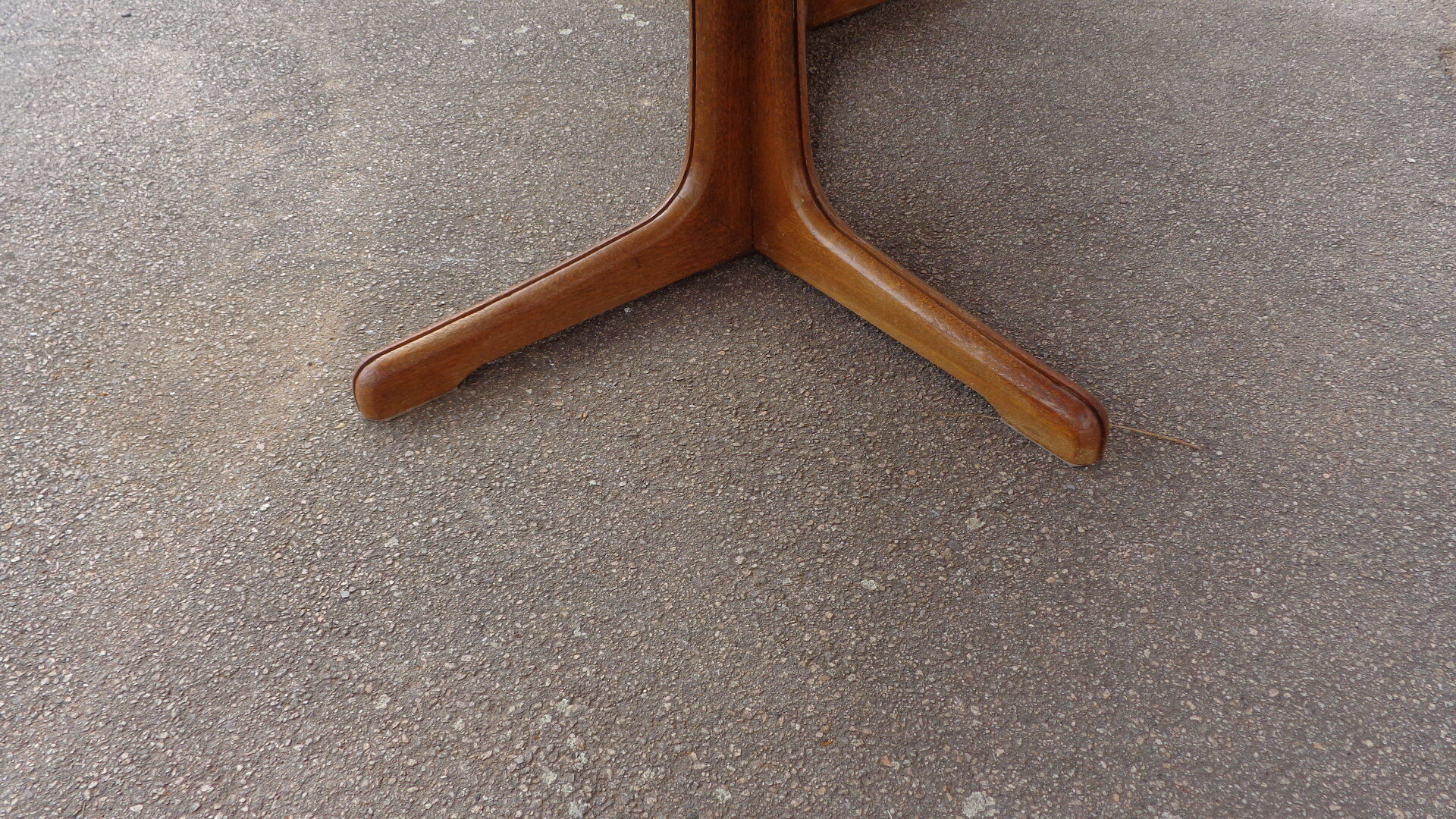 Baumann table with extensions
