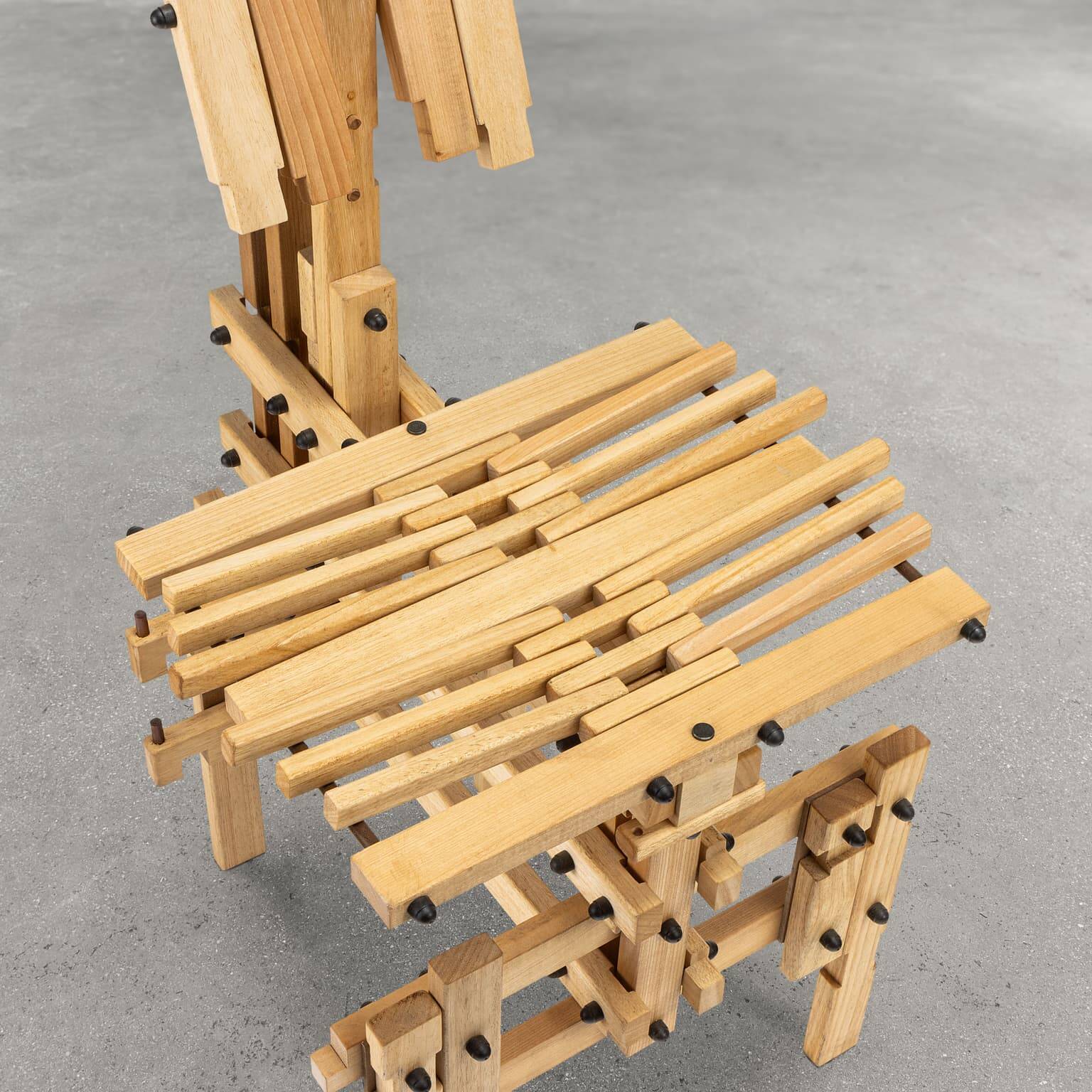 Chaise sculpturale post-moderne en bois, design Anacleto Spazzapan