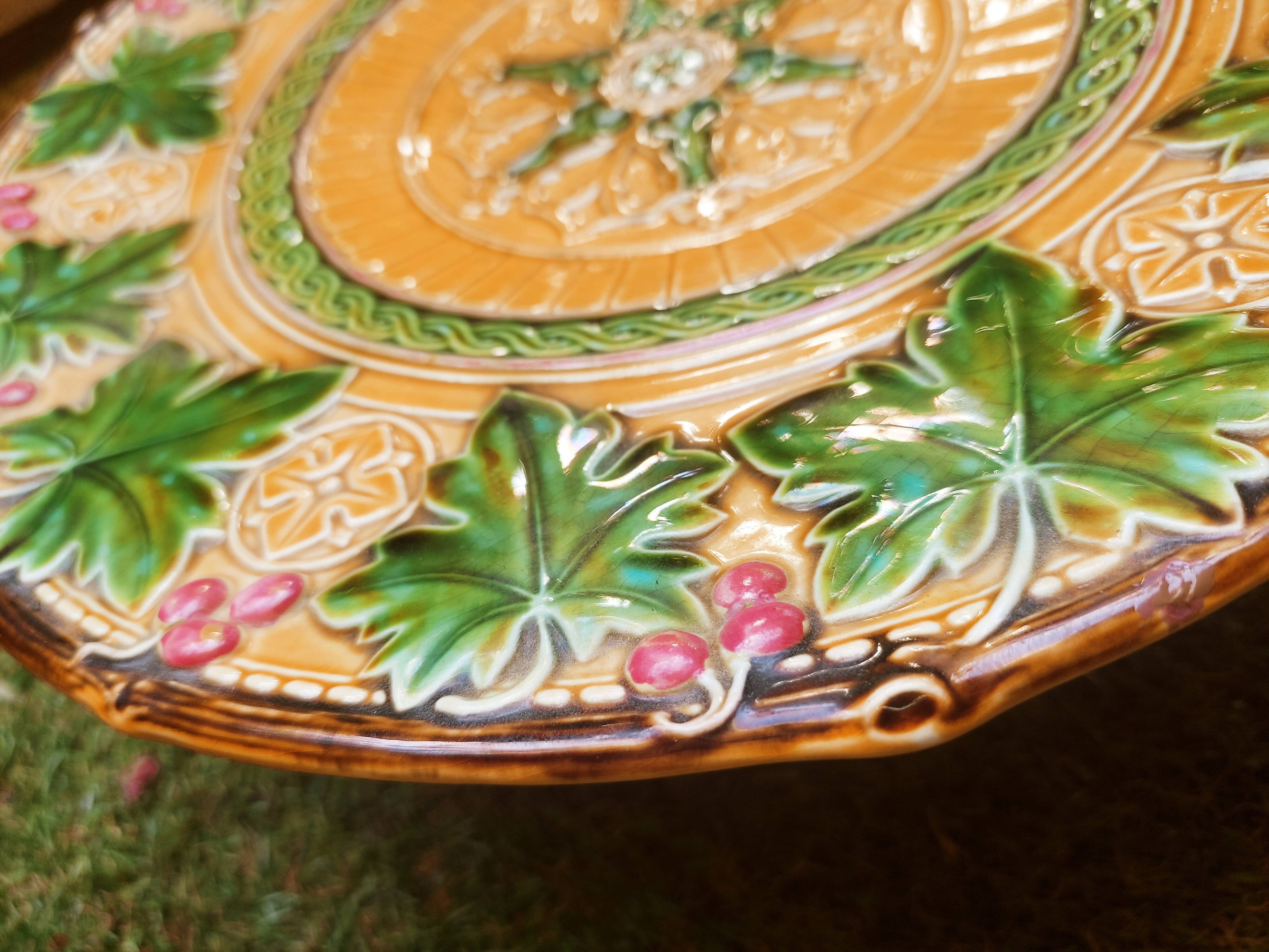 Dish on foot in slurry