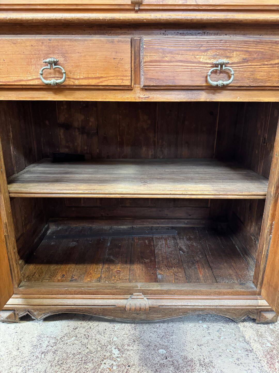 Vaisselier ancien