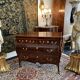 Commode galbée