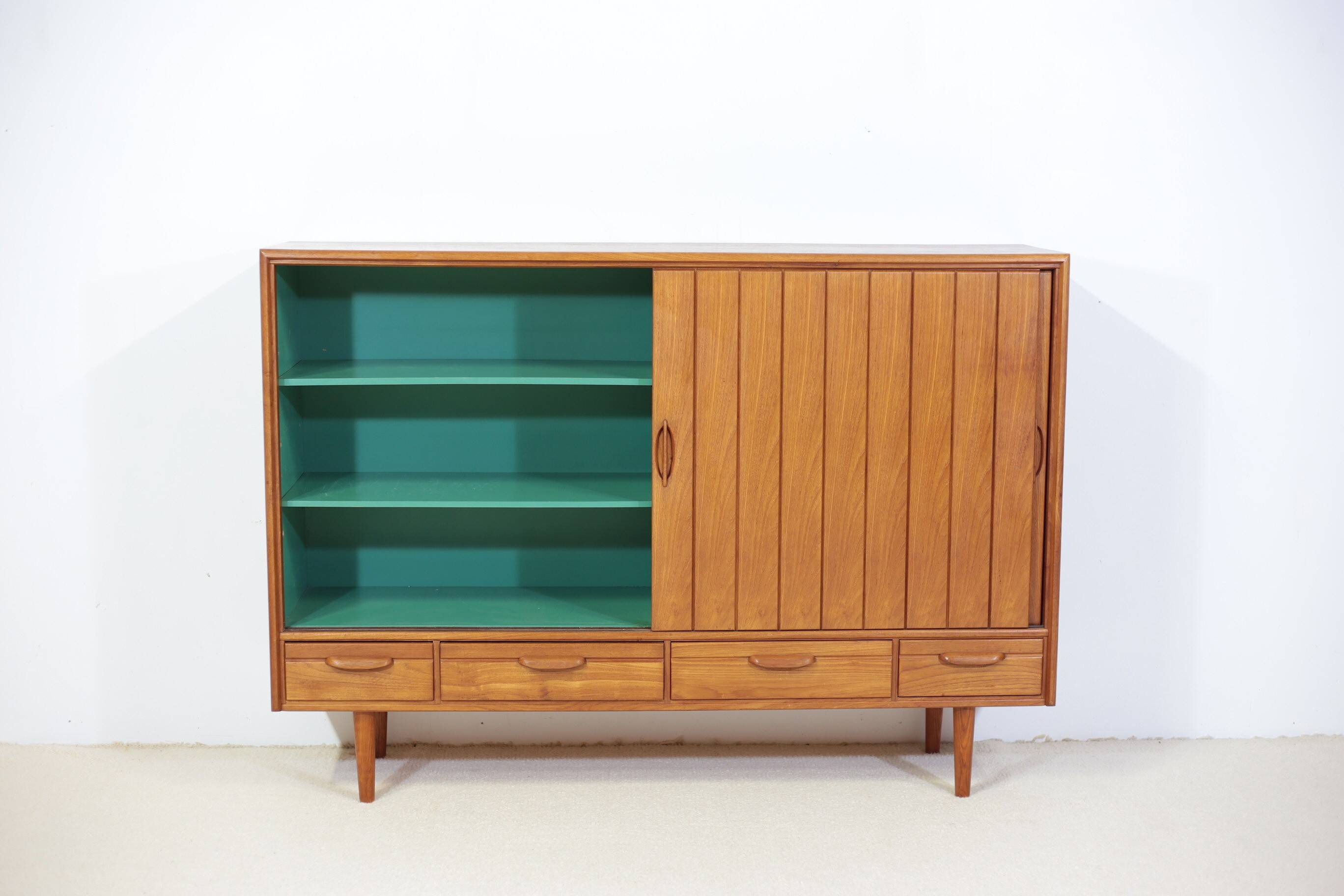 High teak enfilade