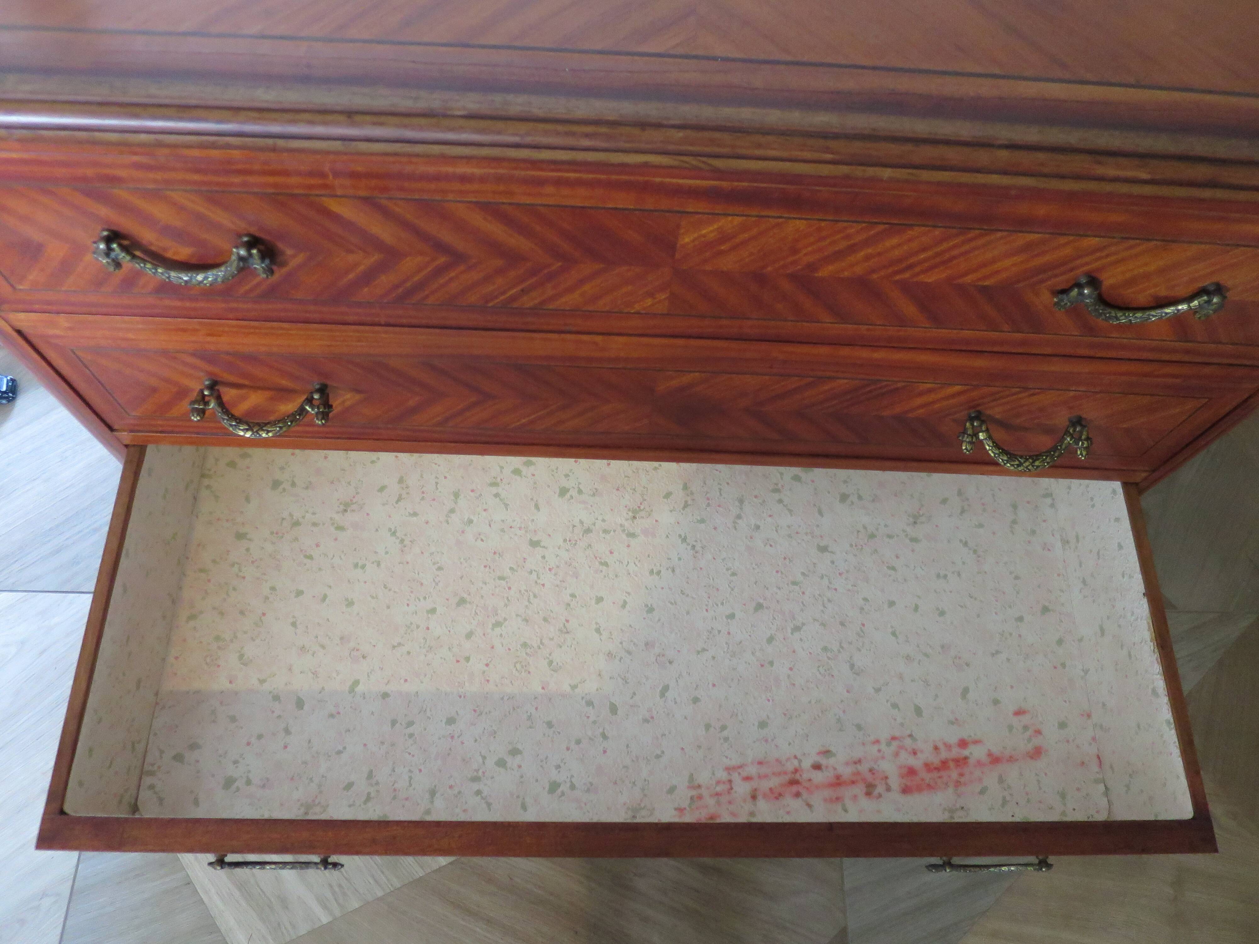 Louis XVI chest of drawers - Bronze - Butterfly wood veneer marquetry - 1930