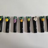 Set of 8 barbotine knife holders