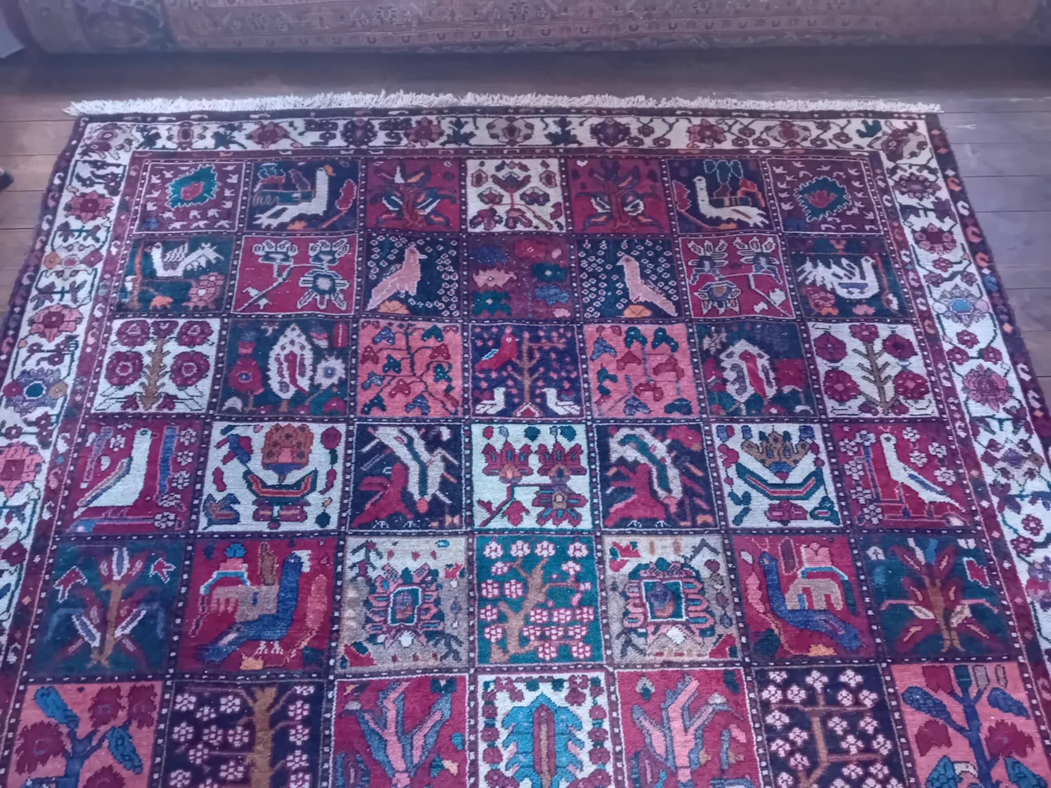 Handmade Persian Bachtiar Rug 304x213cm