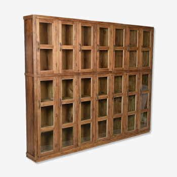 Armoire vitrée à 35 casiers