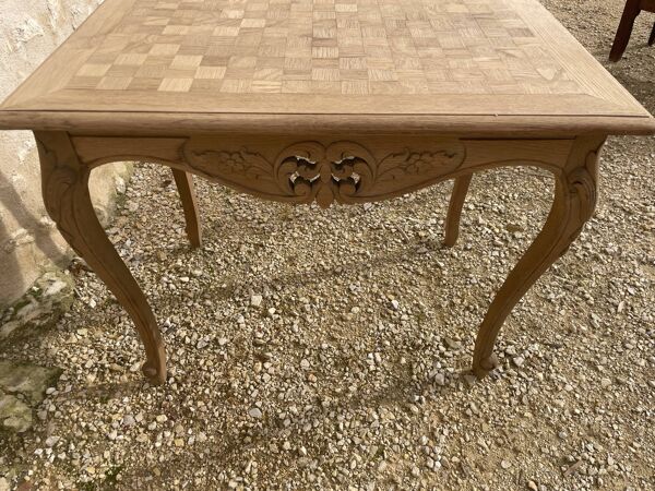 Petite table d’appoint en chêne