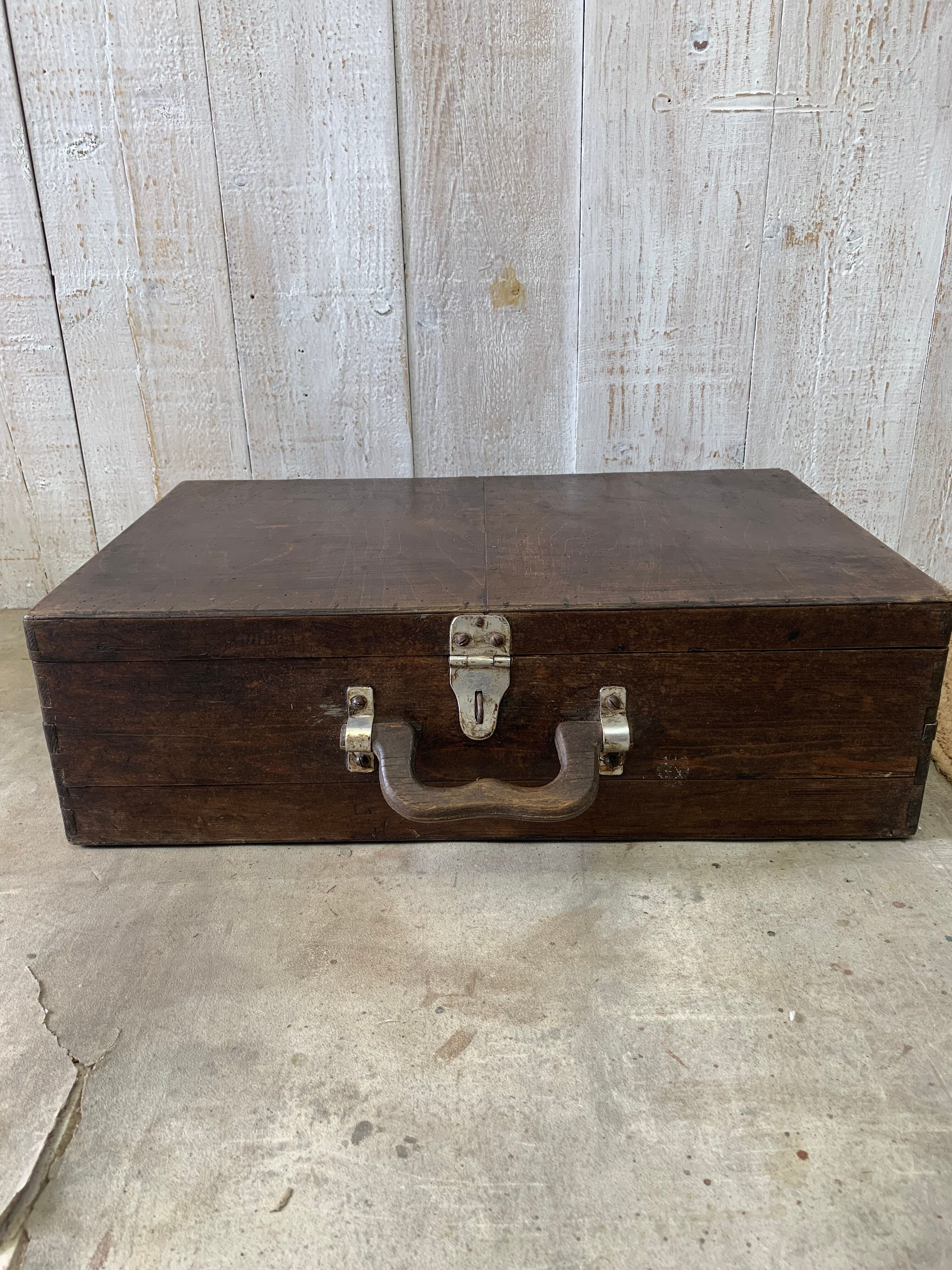 Valise en bois ancienne