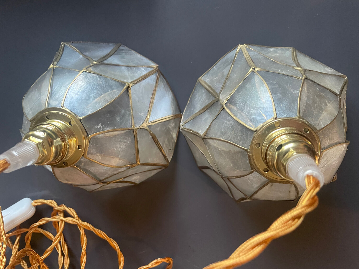 Pair of portable lamps in mother-of-pearl and brass