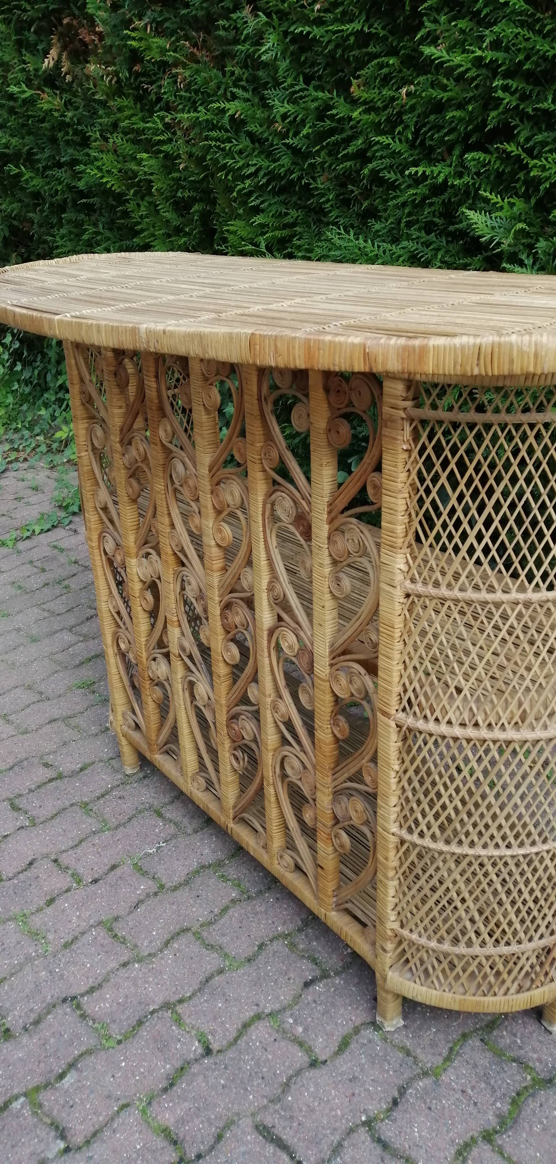 Peacock rattan bar