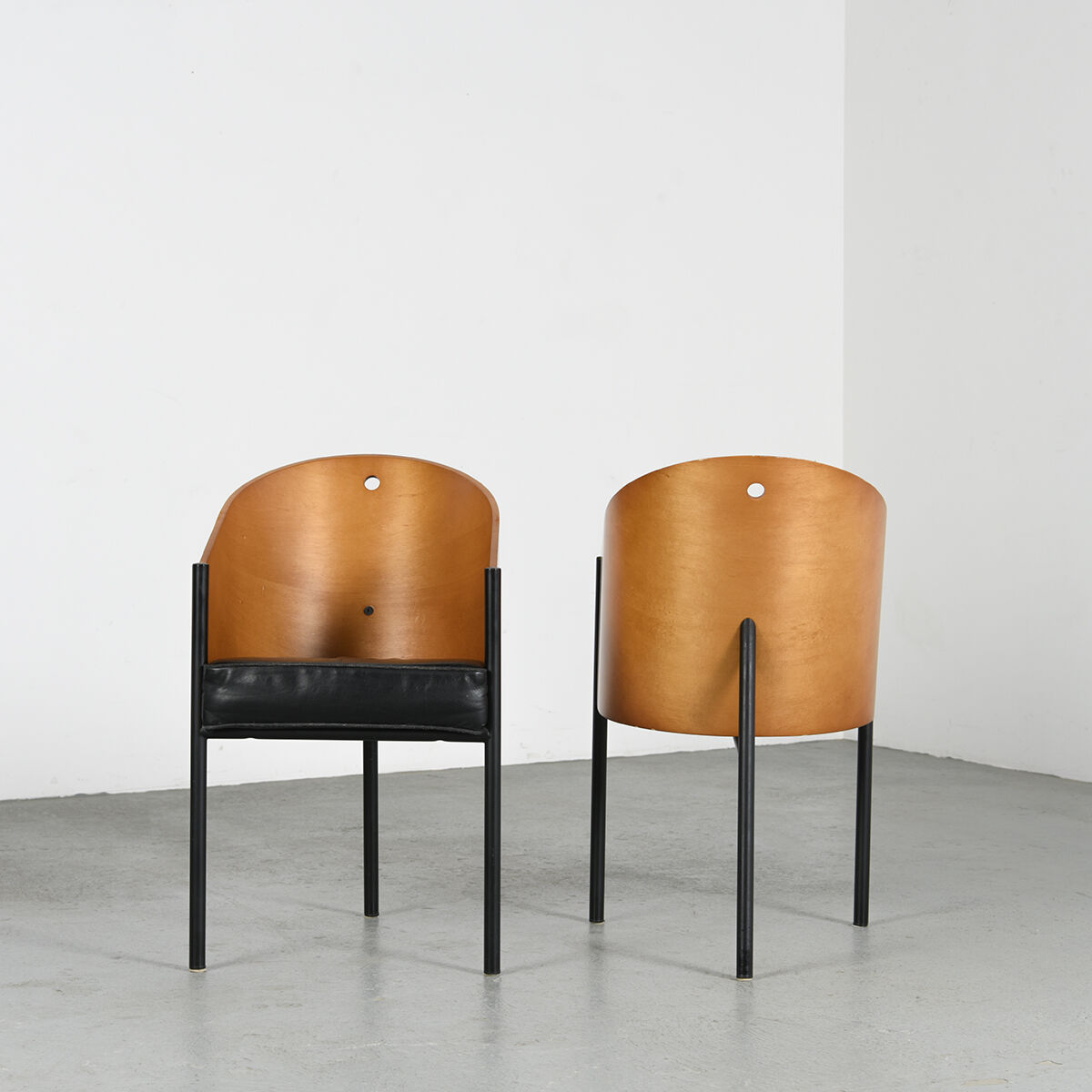 Paire de fauteuils Costes par Philippe Starck