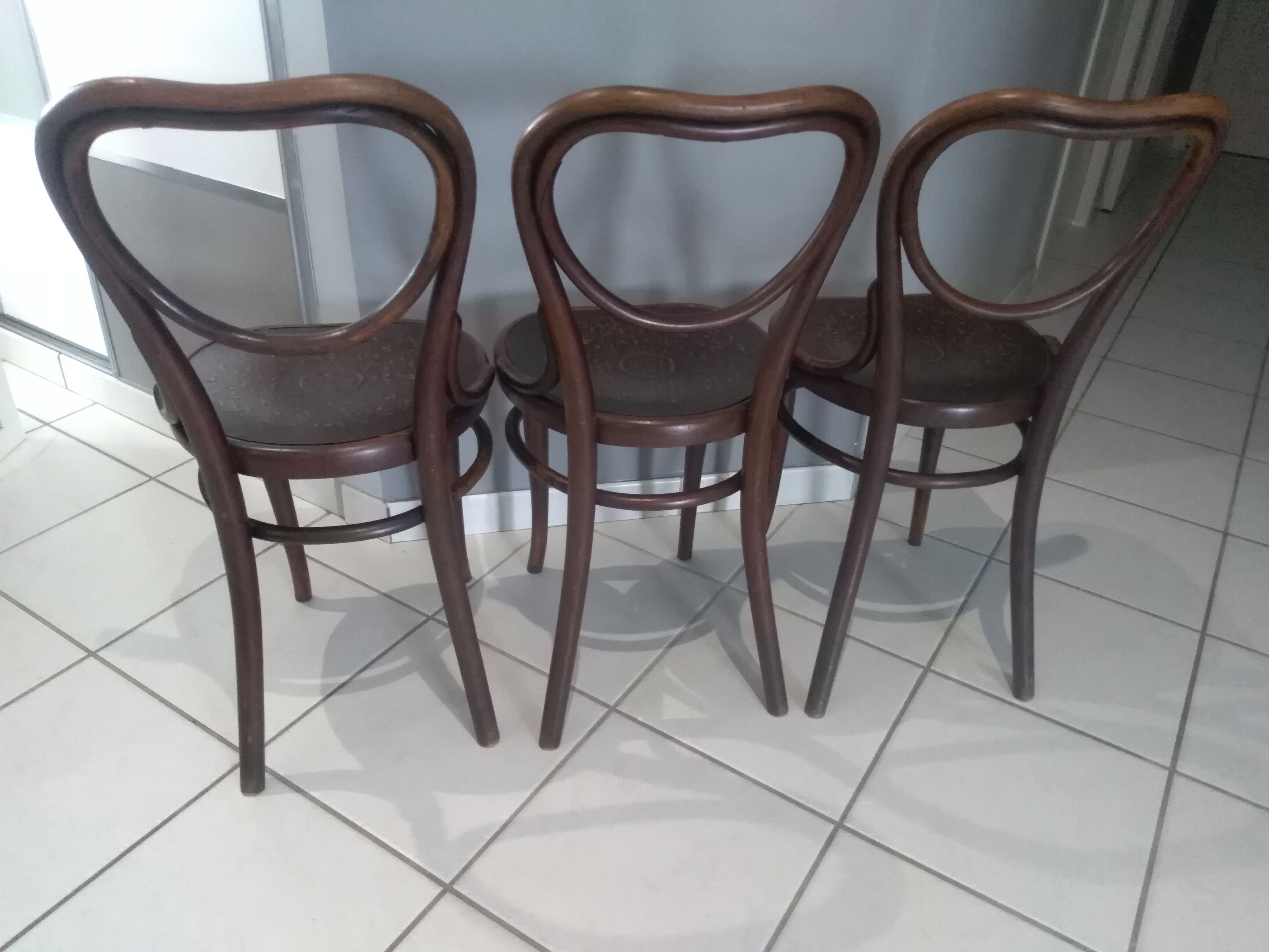 Suite of 3 chairs bistrot Thonet model heart n 28 around 1900