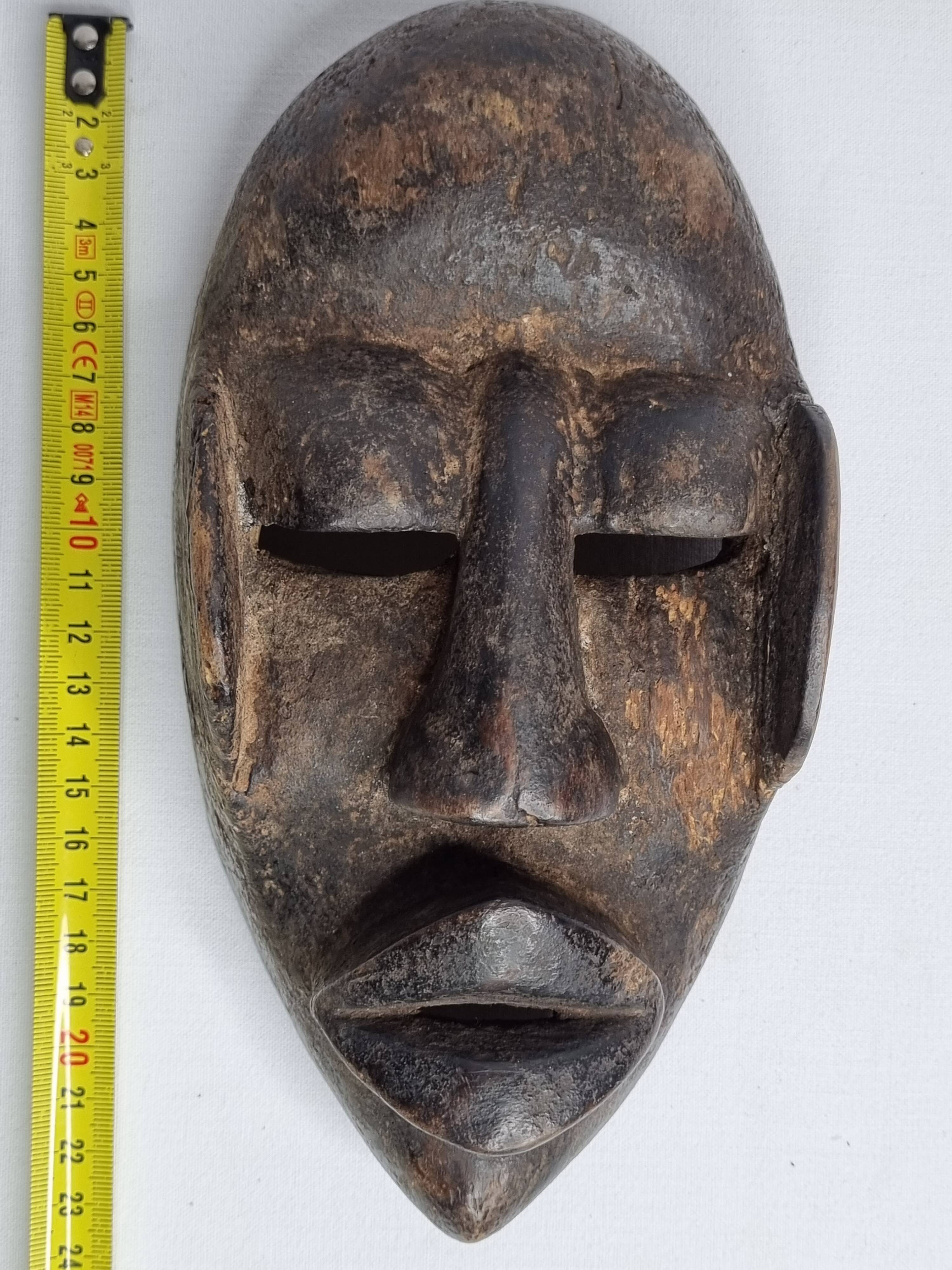 Dan Mask - Ivory Coast - Mid-20th century - Carved wood, 24 cm