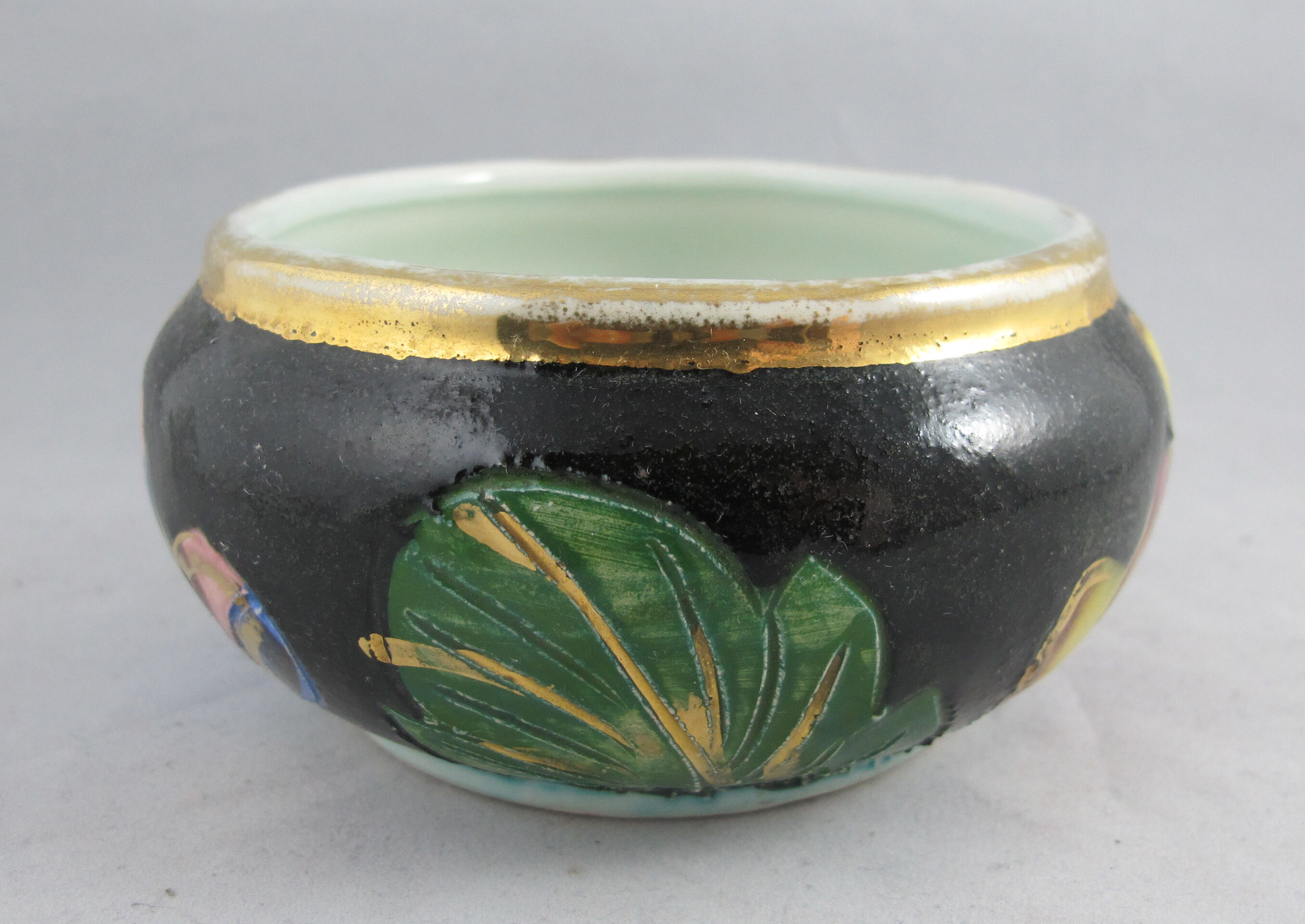 Empty porcelain Pocket Vallauris