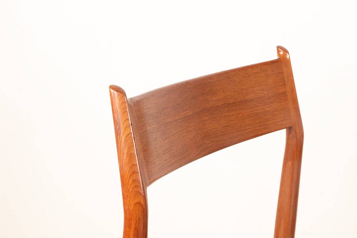 6 Danish chairs in teak and new skai, model 418 Arne Vodder 1960.