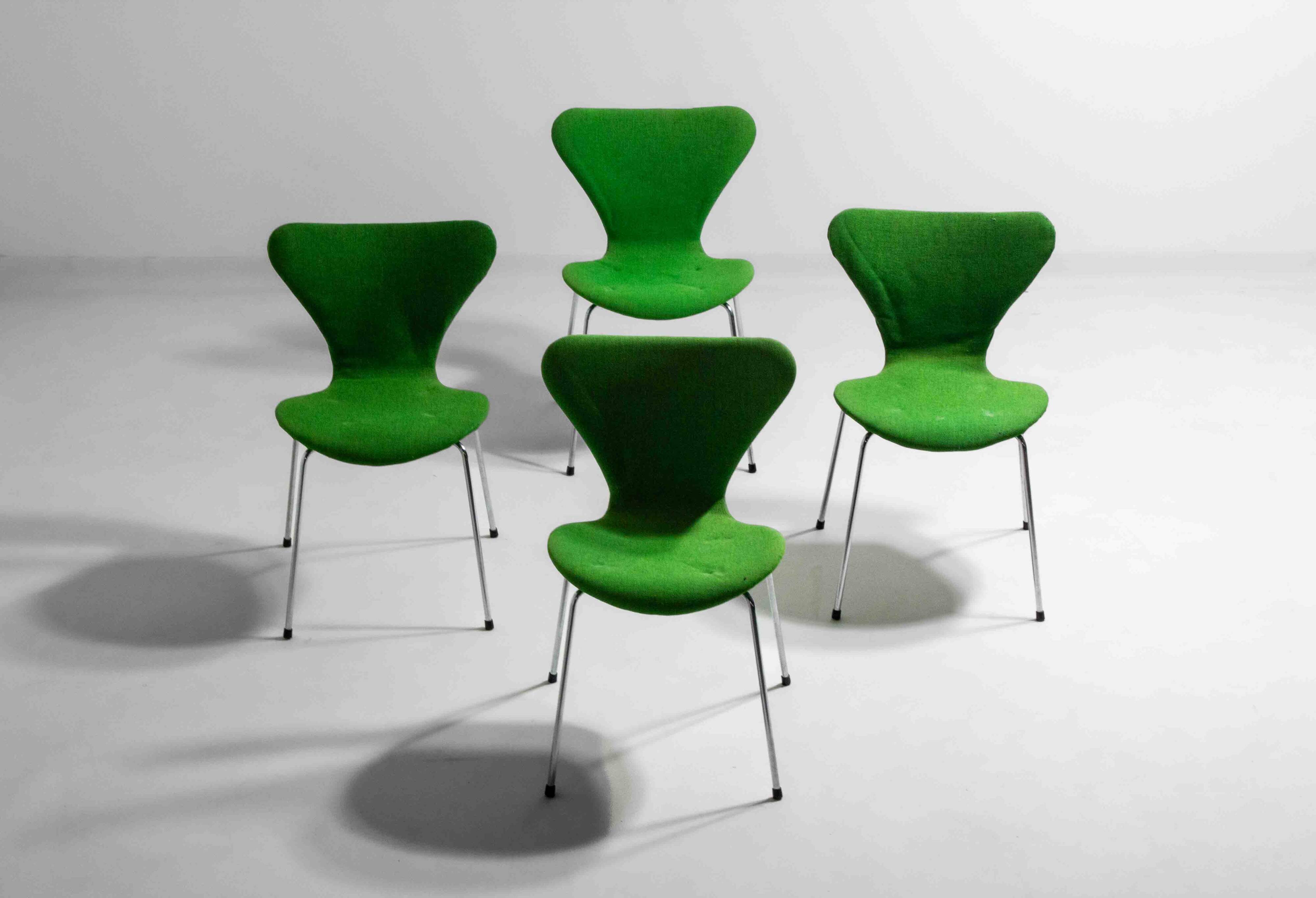 Set of 4 Fritz Hansen butterfly chairs in deep green fabric, 1980s