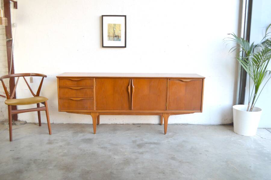 Vintage Scandinavian enfilade by Jentique – "wave" handles * 183 cm *