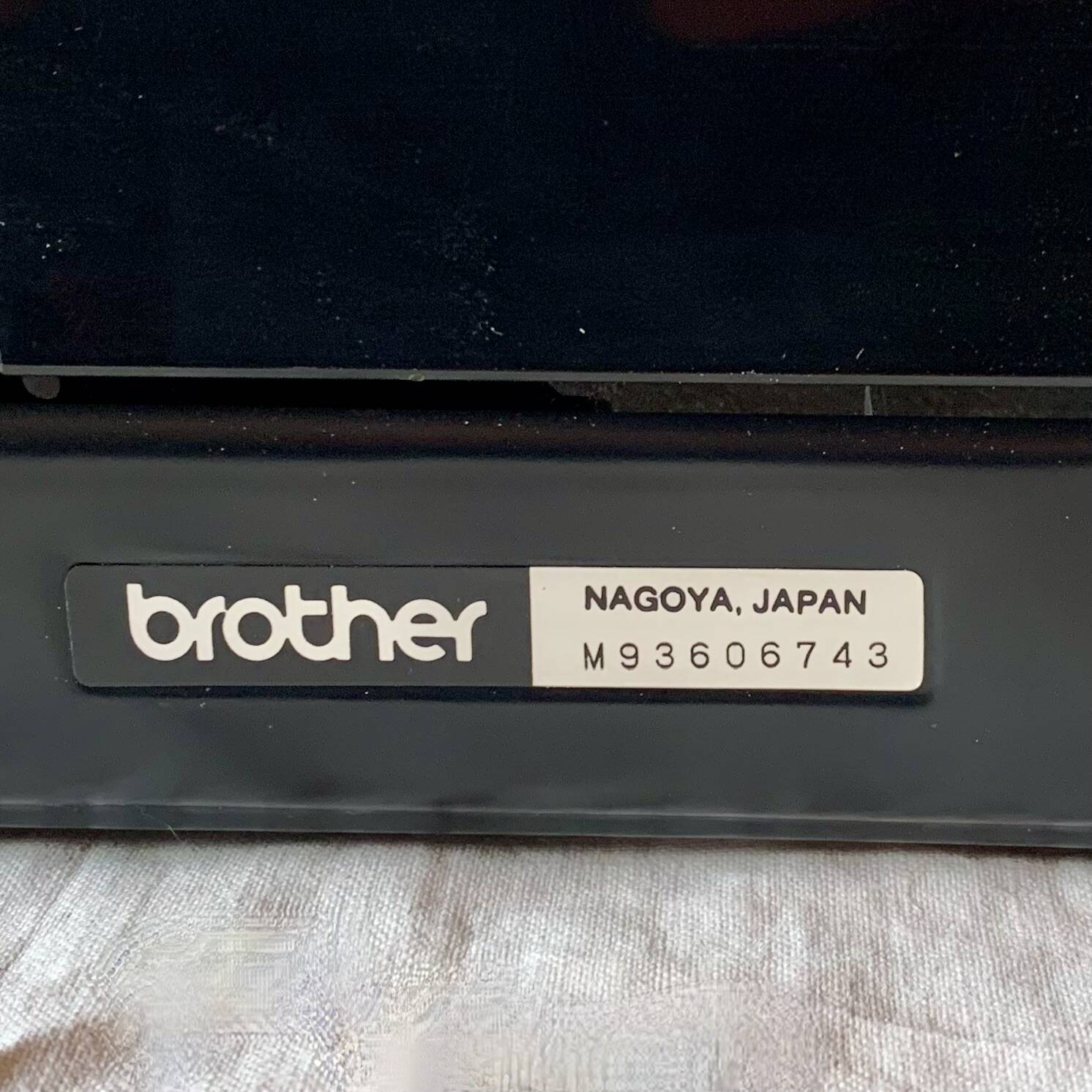 Old Brother 220 Deluxe mechanical typewriter - Made in Japan